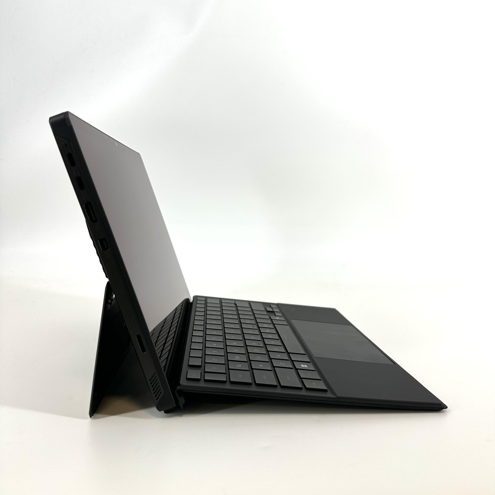 Asus ROG Flow Z13 GZ302 180Hz QHD+ TOUCH 3.0 GHz RYZEN AI MAX+ 395 64GB 1TB SSD