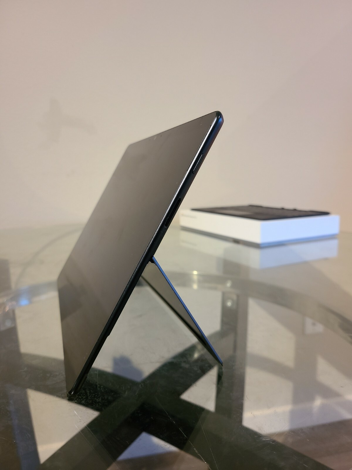 Microsoft Surface Pro X (SQ2) – 16gb RAM- 256GB SSD