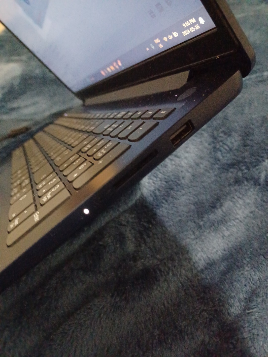 Lenovo IdeaPad 3 15ITL6 15.6″ (512GB SSD, Intel Core i3 11th, 3.0GHz, 8GB)…