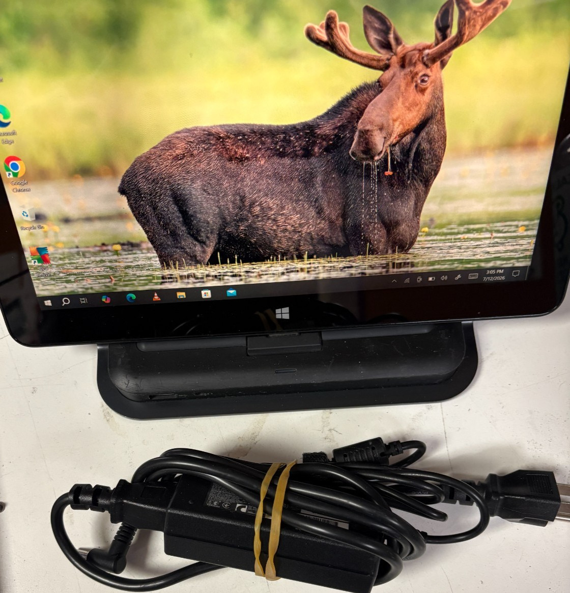 Dell Portable Computer Tablet T07G Windows 10 Pro w/Docking Station/Power Adaptr