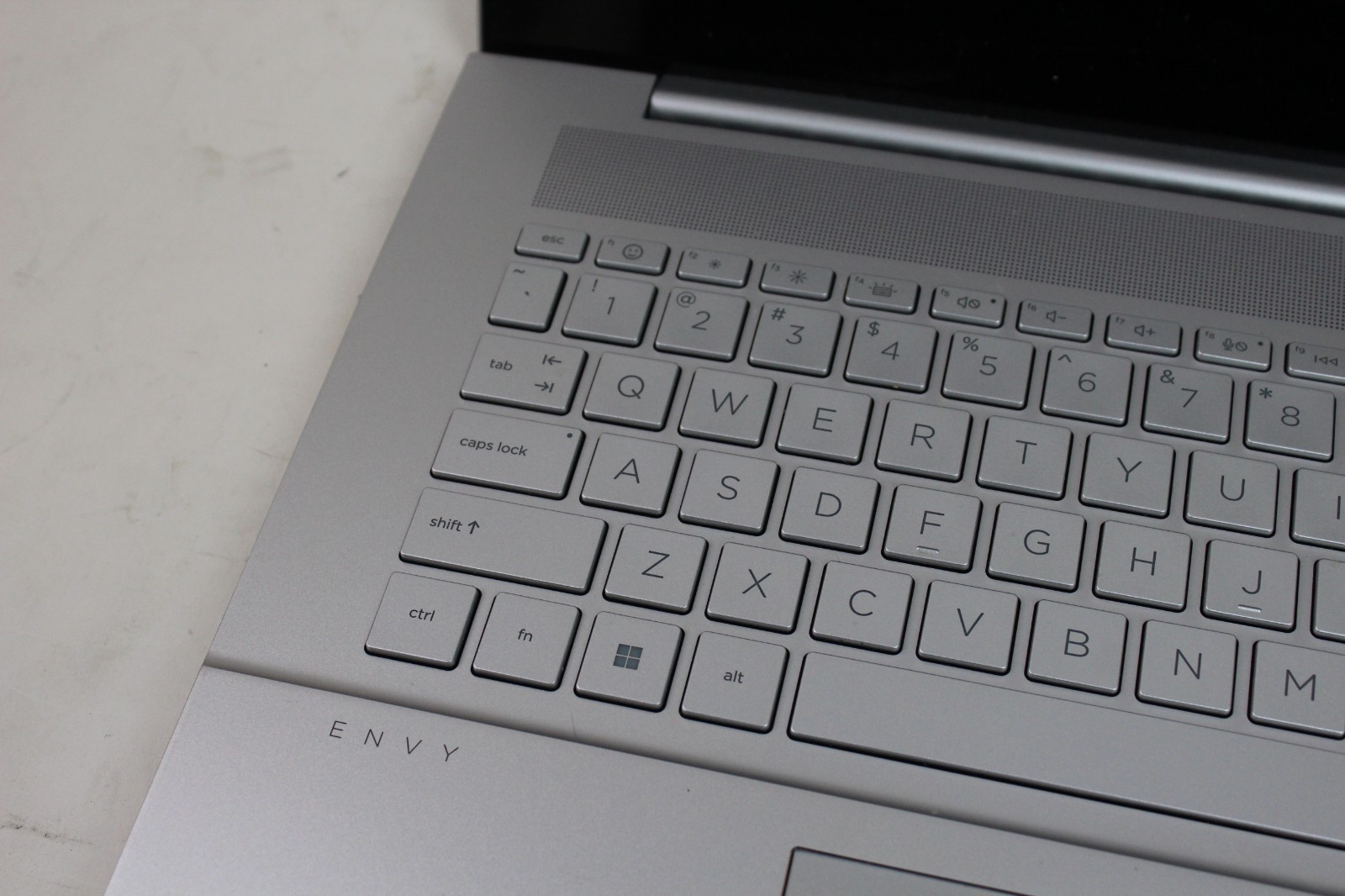 AS IS PARTS HP Envy 17-CR0013DX 17.3″ i7-1260P 8GB RAM NO HDD