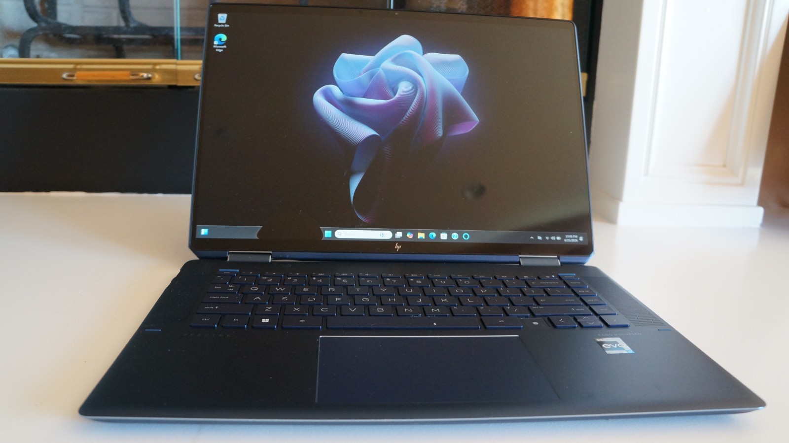 HP Spectre x360 16-F0013DX i7-11390H 16GB RAM 256GB SSD 4K – Blue. READ Careful.