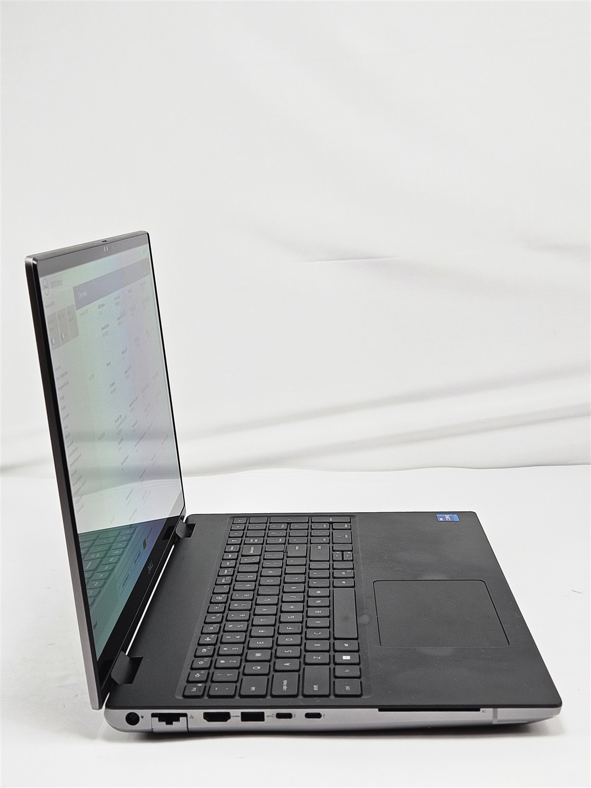 Dell Precision 7670 16″ 32GB RAM 2TB SSD Core i7-12850HX RTX A3000 Laptop