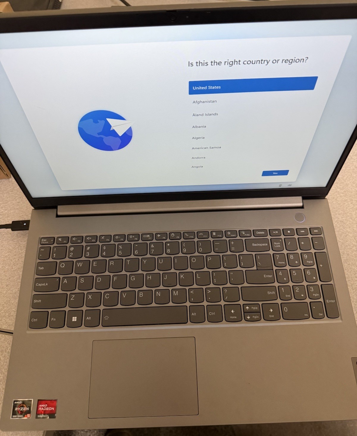 Lenovo ThinkBook 15 G4 ABA 15.6″ Ryzen 5 5625U 16GB DDR4 256GB SSD Windows 11P