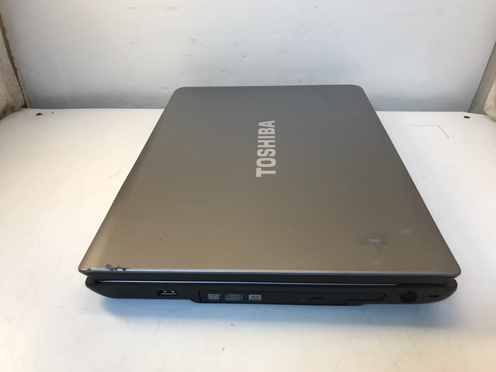 Toshiba Satellite Pro L300 Intel Core 2 Duo CPU T5870 @ 2.00GHz Booted to BIOS