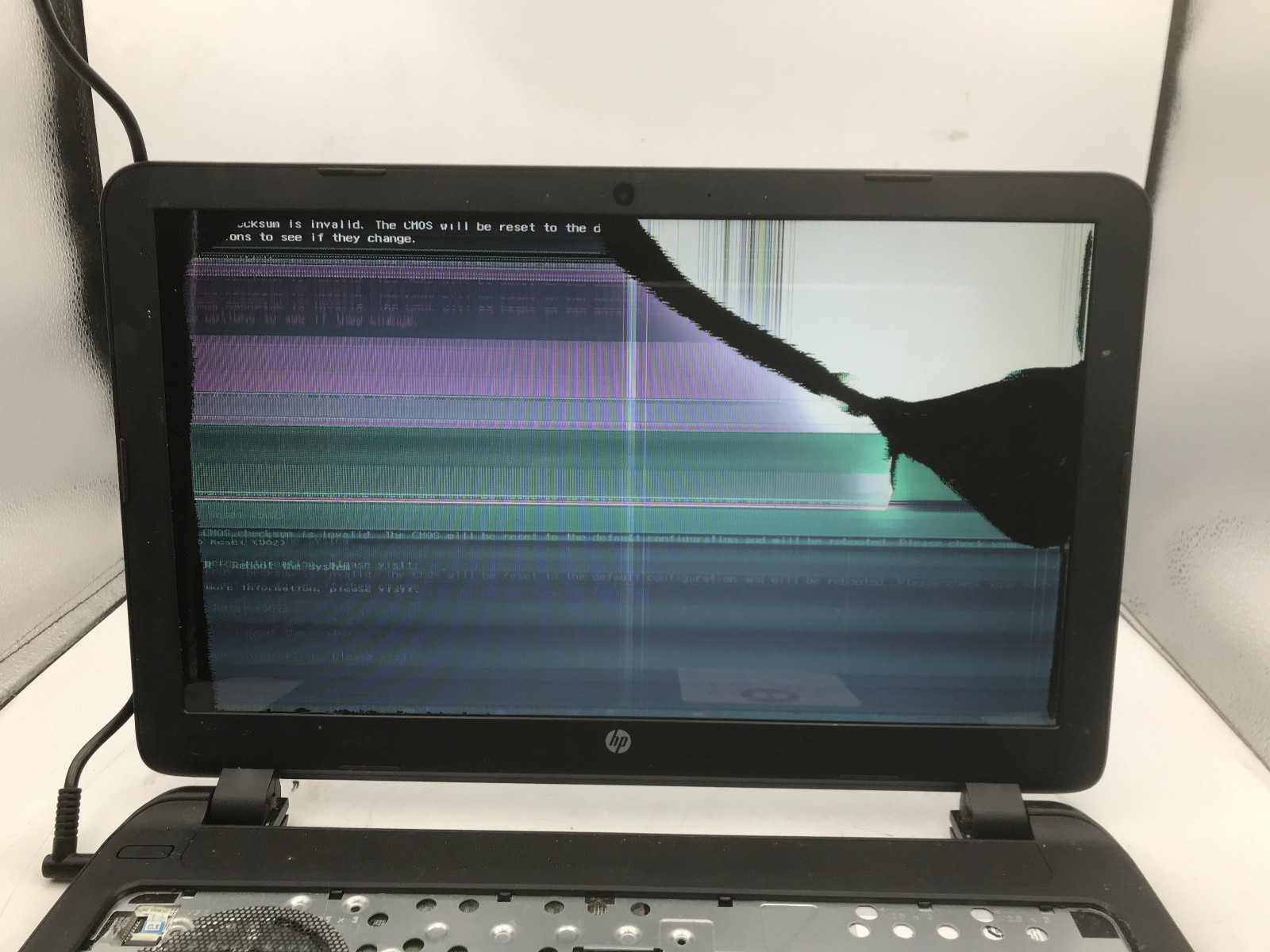 HP 15 F305DX – FOR PARTS/BROKEN LCD – AMD A6 5200 – NO RAM -READ DESCRIPTION- BB