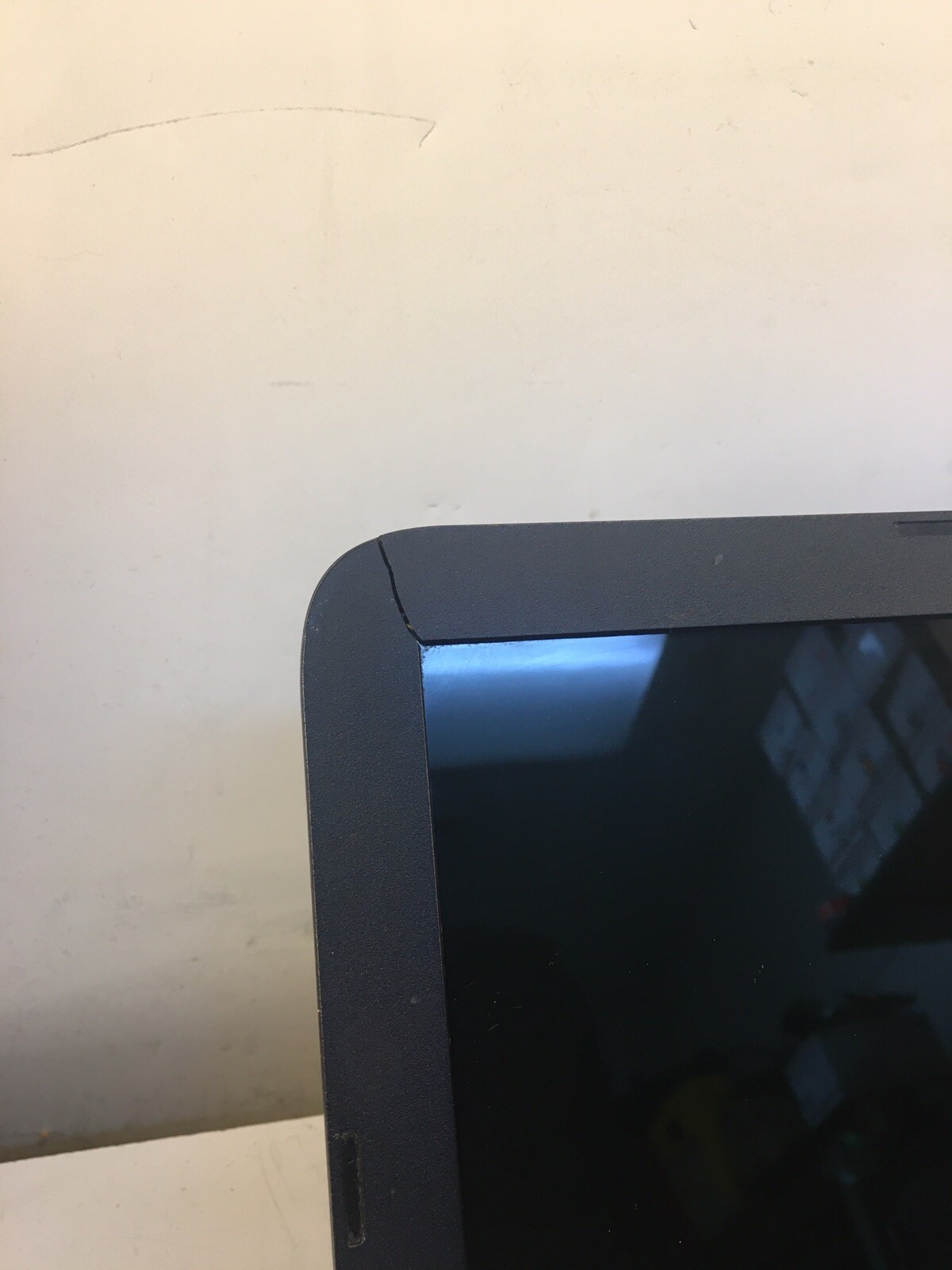HP 15-BA009dx Laptop | AMD A6-7310 R4 2.00ghz | 4GB | No HDD/OS – Boots to Bios