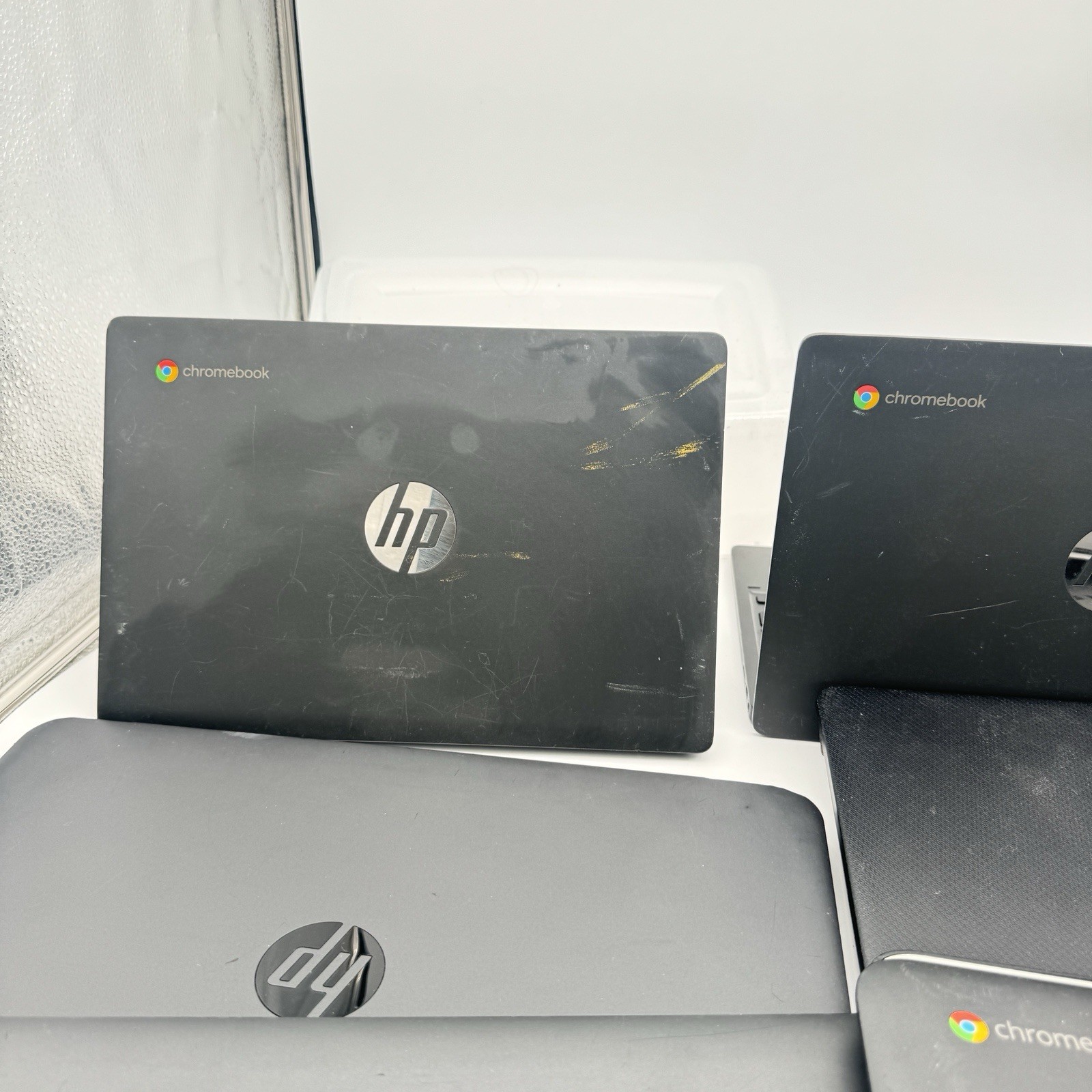 HP Chromebook Lot Of 6 Mixed For Parts Only Broken Hinges Untested Screens Good