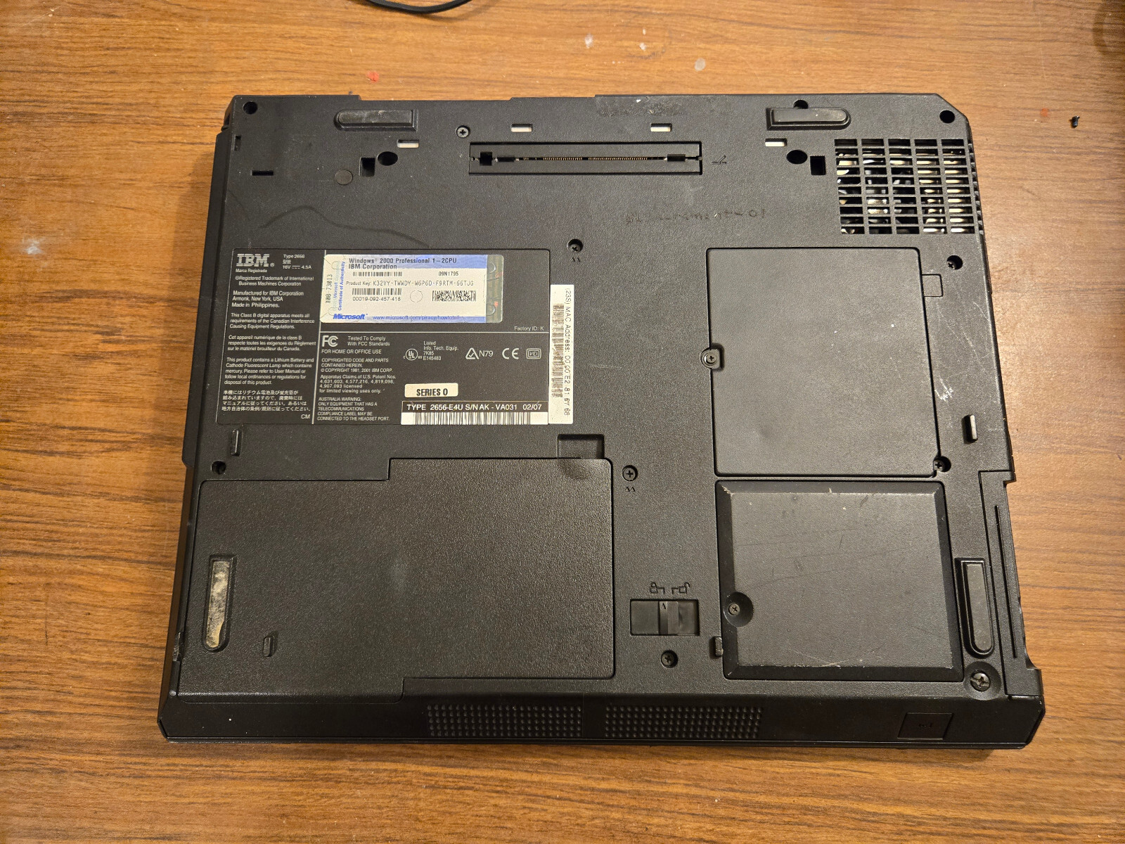 Lenovo ThinkPad R31 13.3″ Laptop Pentium III @1.13GHz 256MB RAM 20GB HDD No OS
