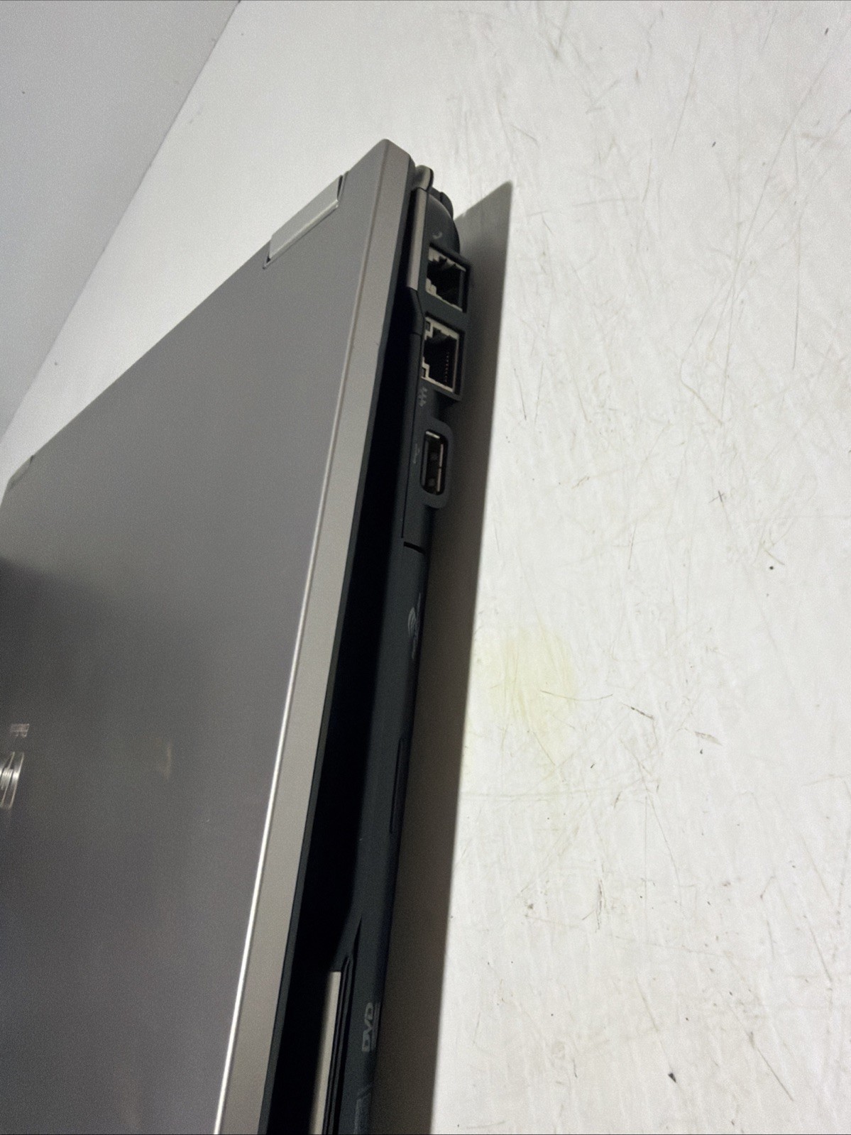 Hp Elitebook 6930p 14″ Laptop Core 2 Duo P8700 2gb Ram No Drives Boots Bios