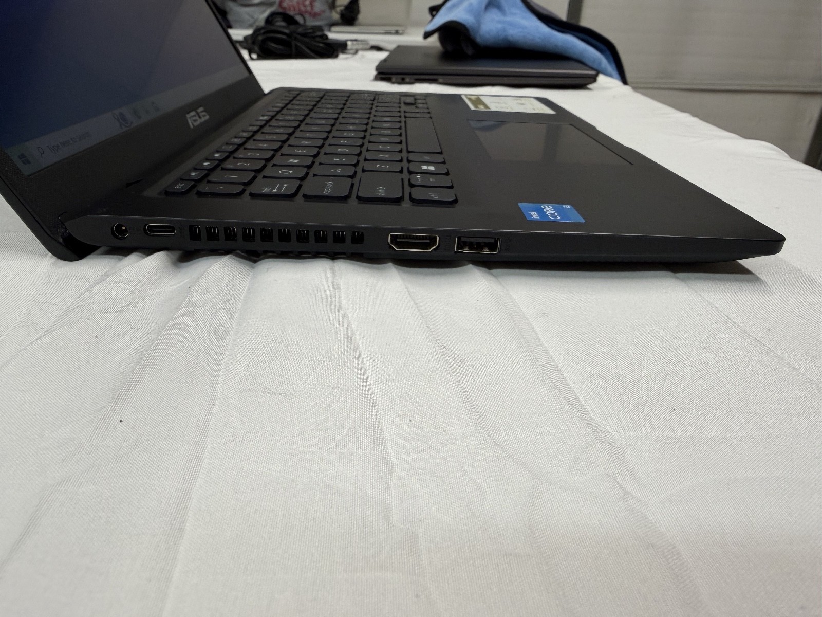 ASUS VivoBook 14″ HD i3-1115G4 3GHz Intel UHD Graphics 8GB RAM F1400EA-SB34