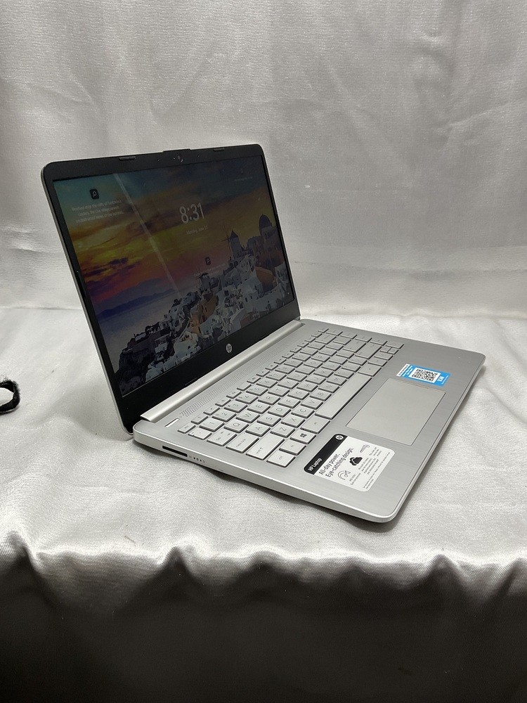 HP 14-fq0022od AMD 3020e 1.2GHz 57GB SSD 4GB RAM Radeon Graphic