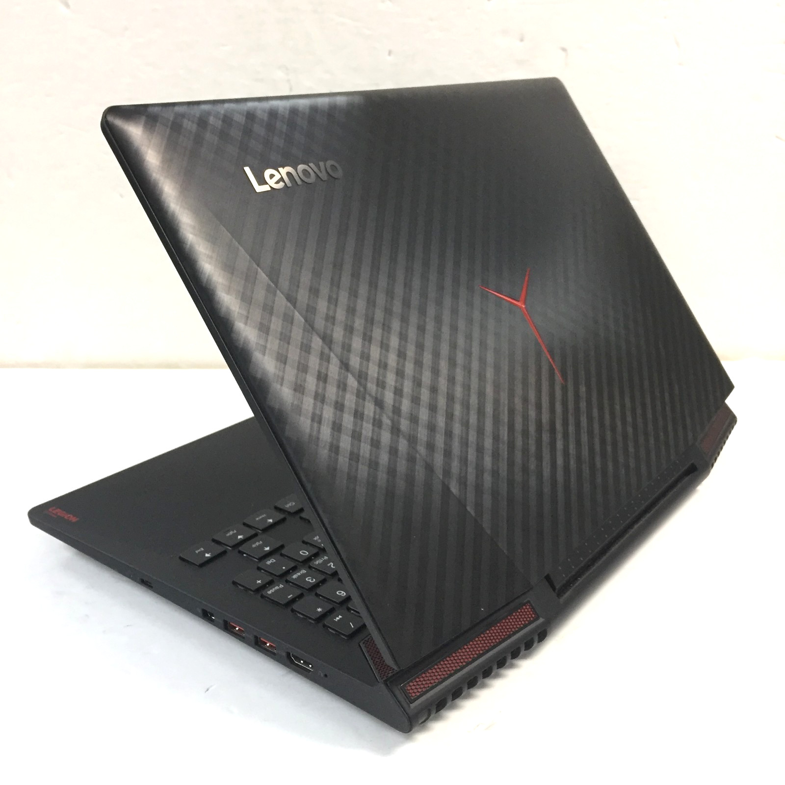 Lenovo Legion Y720 15.6″ Gaming Laptop/i7-7700HQ/GTX 1060/16GB/1TB HDD+512GB SSD