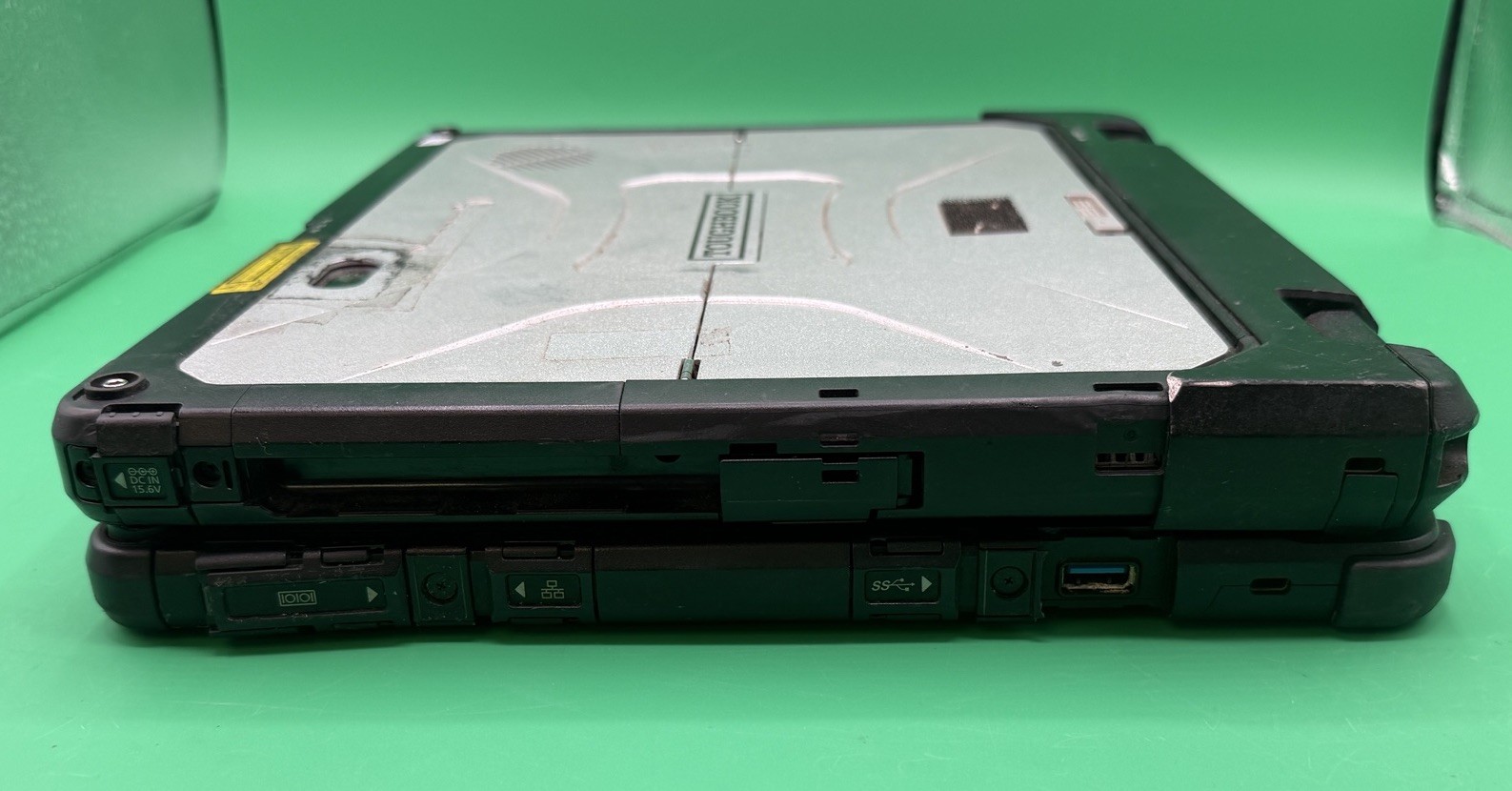Panasonic Toughbook CF-33 12″ Touch i5-7300U 2.60GHz 16GB RAM NO DRIVE W/battery