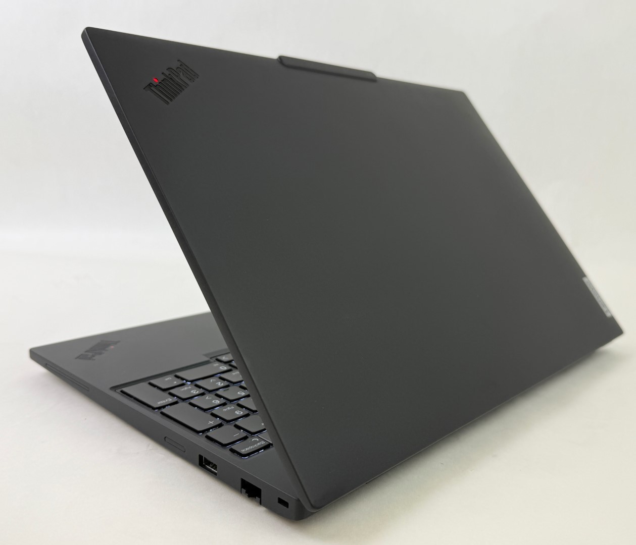 Lenovo ThinkPad T16 G4 16″ WUXGA Touch Ultra 7 255U 32GB 1TB SSD W11P