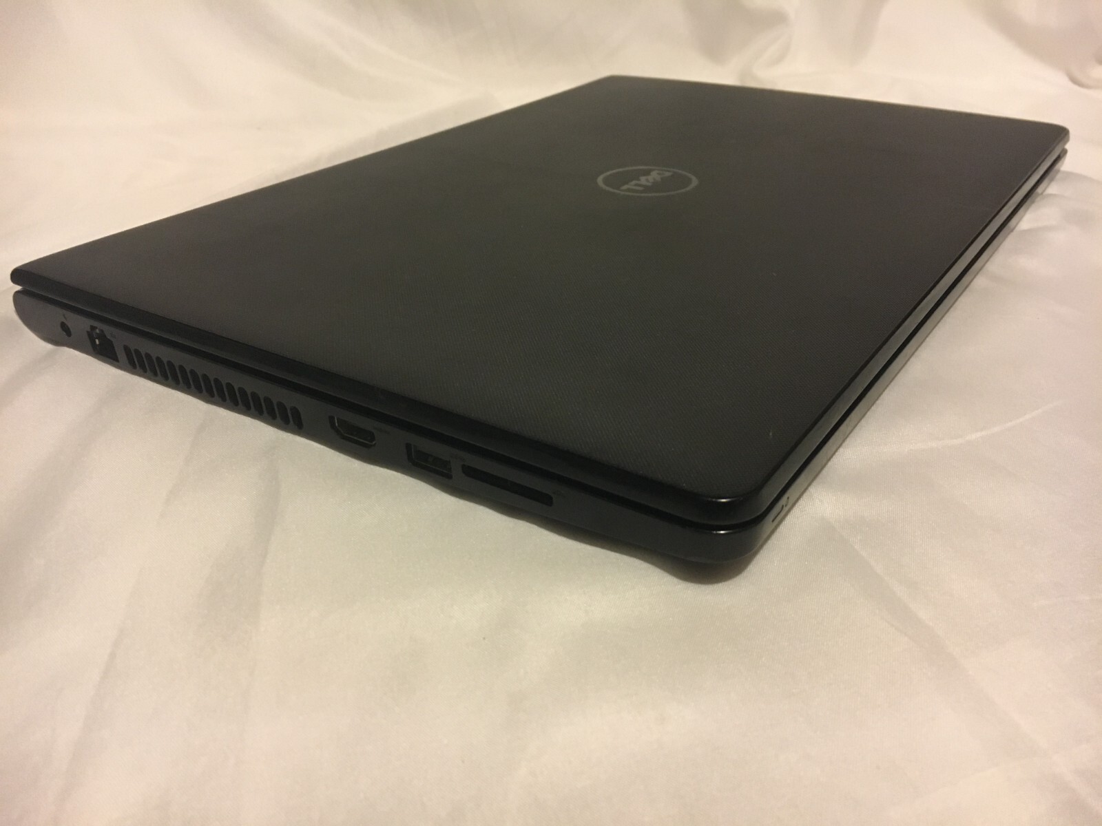 Dell inspron 15 3000 series laptop computer Core i3-5015U