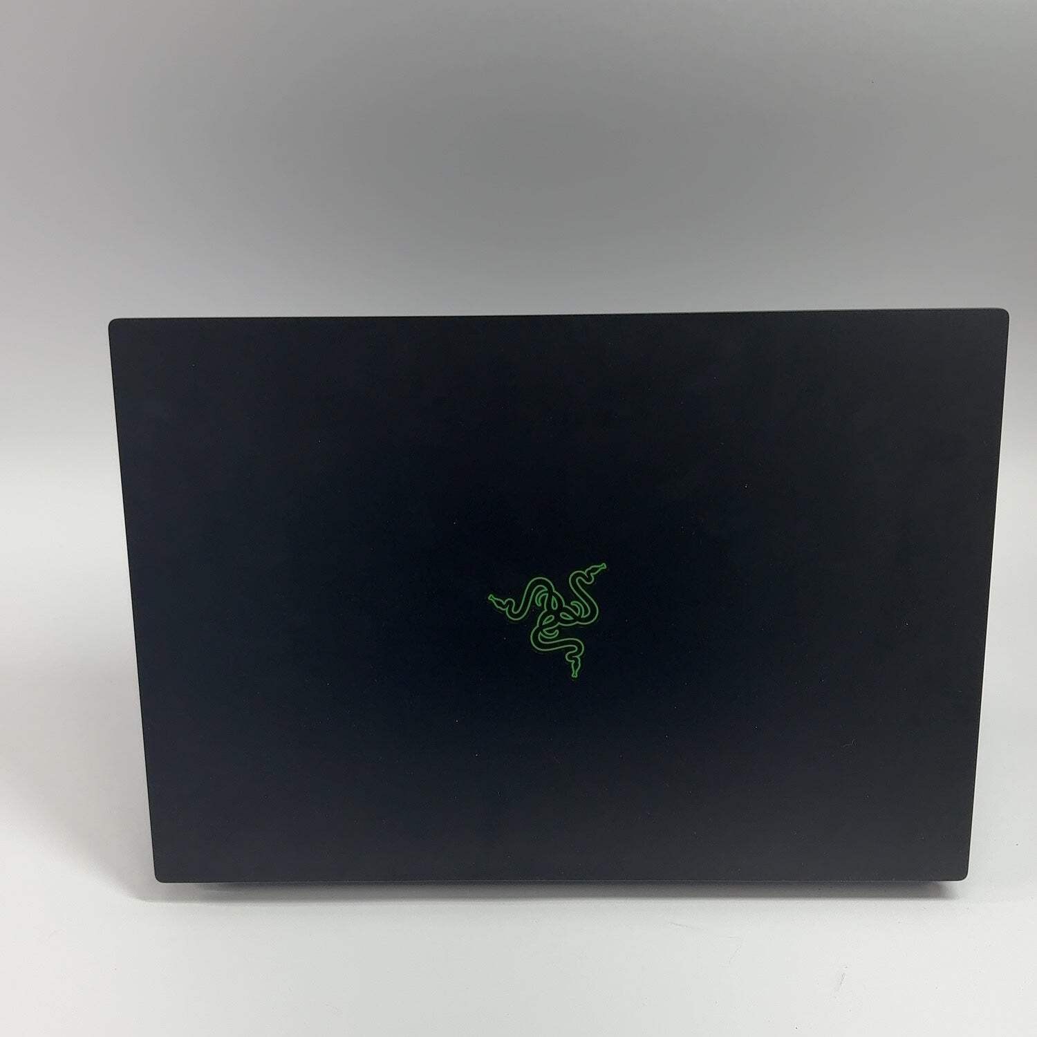 Razer Blade 16 RZ09-0483 16″ i9-13950HX 2.2GHz 32GB RAM 1TB SSD GeForce RTX 4090