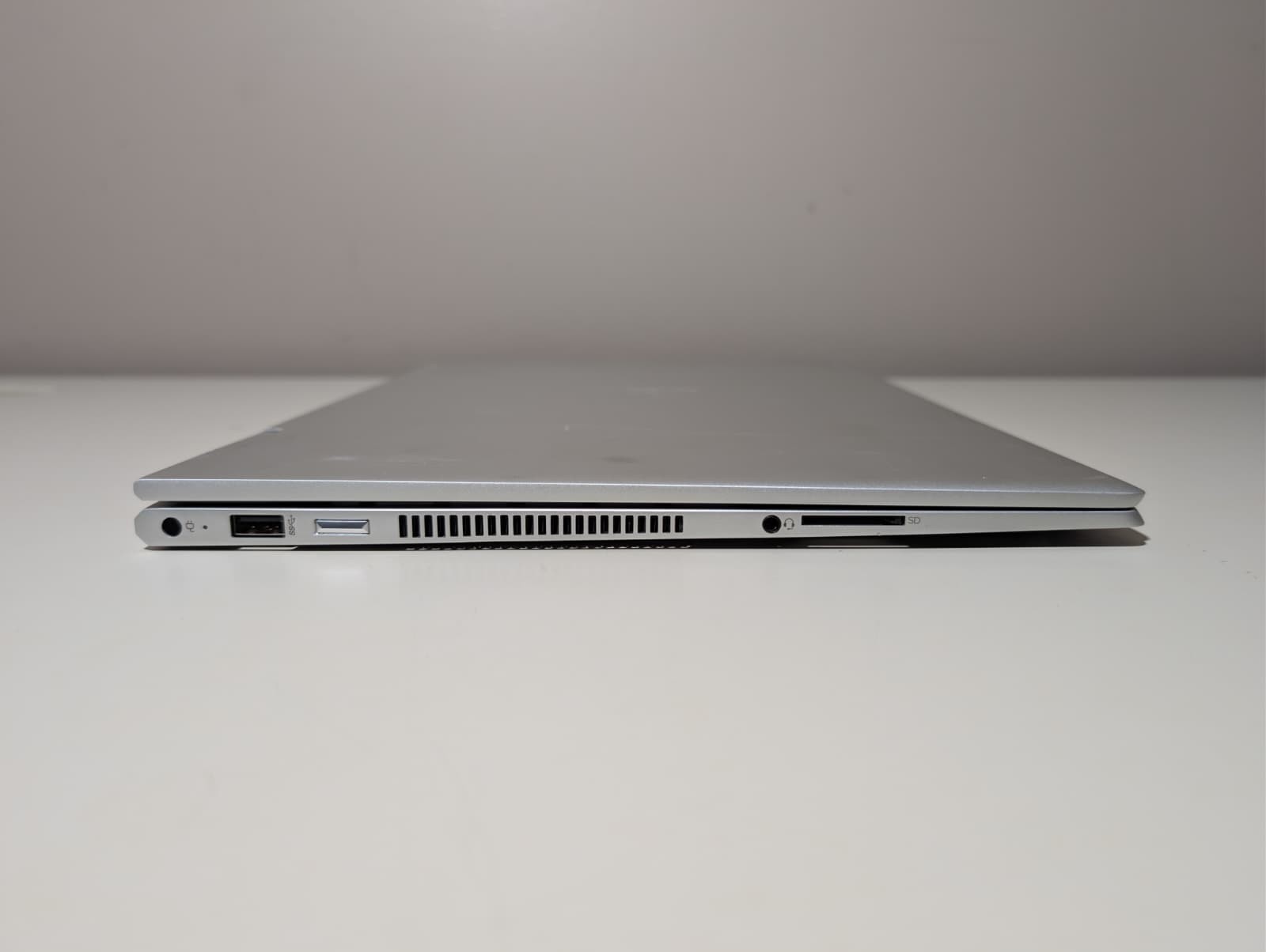 15″ Read! HP Envy x360 15M-DR0 | i7 8th Gen 8GB RAM NO SSD | No Charger | AS-IS