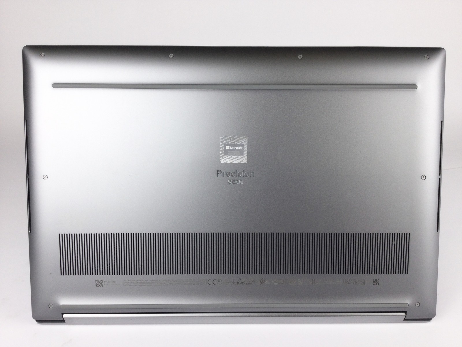 Dell Precision 5560 15.6″ i7-11850H 2.50GHz 32GB 1TB RTX A2000 Win 11 Pro No AC
