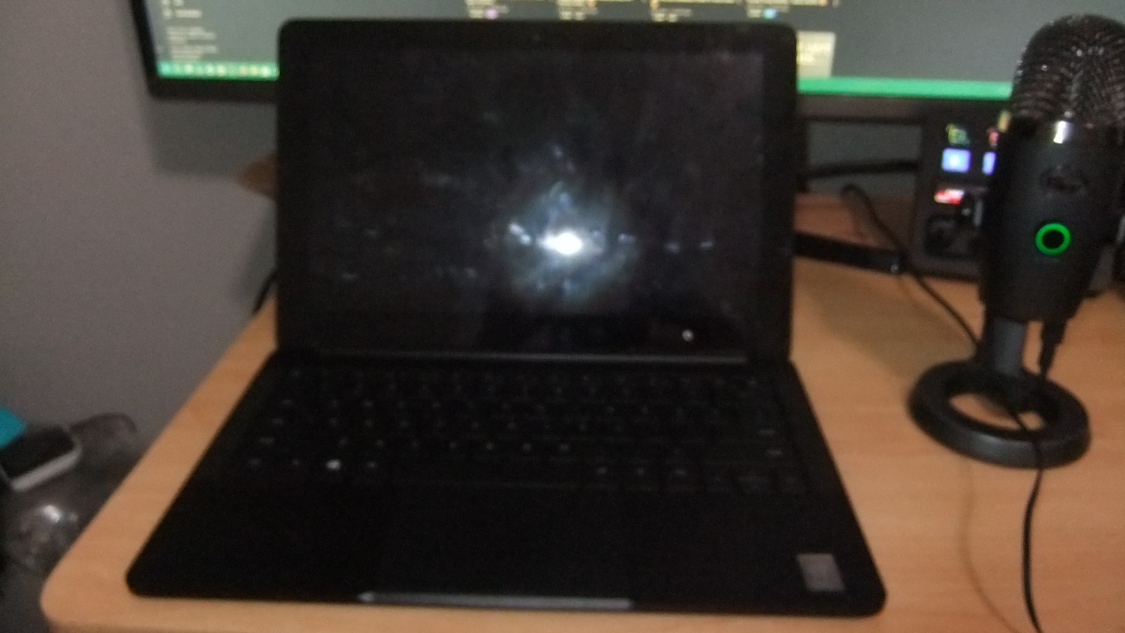 (AS IS) **READ DESCRIPTION** Razer Blade Stealth 2016 (DOES NOT TURN ON)