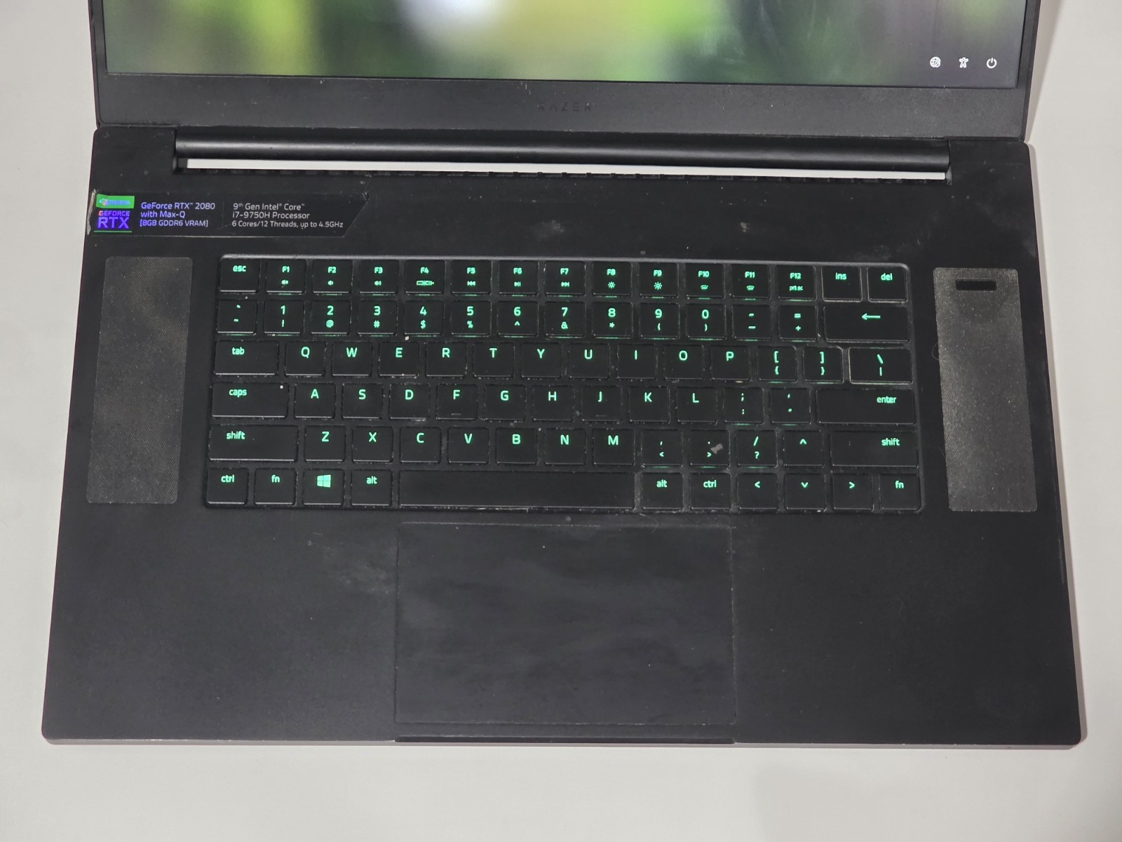 Razer Blade Pro 17 300Hz FHD 2019 i7-9750H 2.60GHz 16GB 2TB HDD RTX 2080 Max-Q