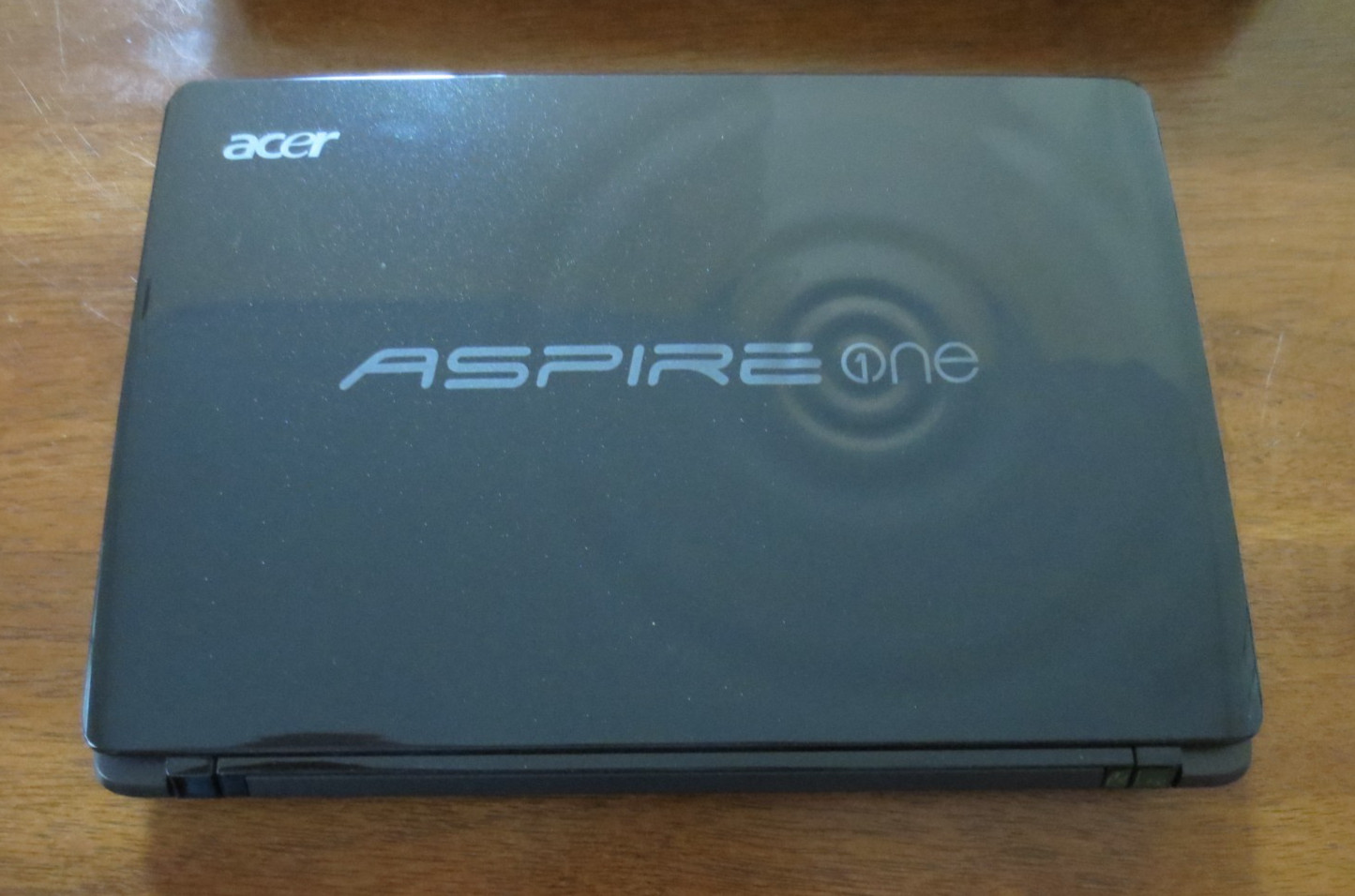 Acer-Aspire One 722-BZ848 500GB HDD with Charger and Box 11.6″ HD LED LCD