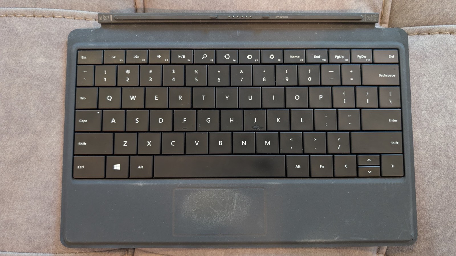 MICROSOFT SURFACE PRO 1514, i5-3317U 1.70 GHz, 4 GB, 128GB W/ Charger & Case