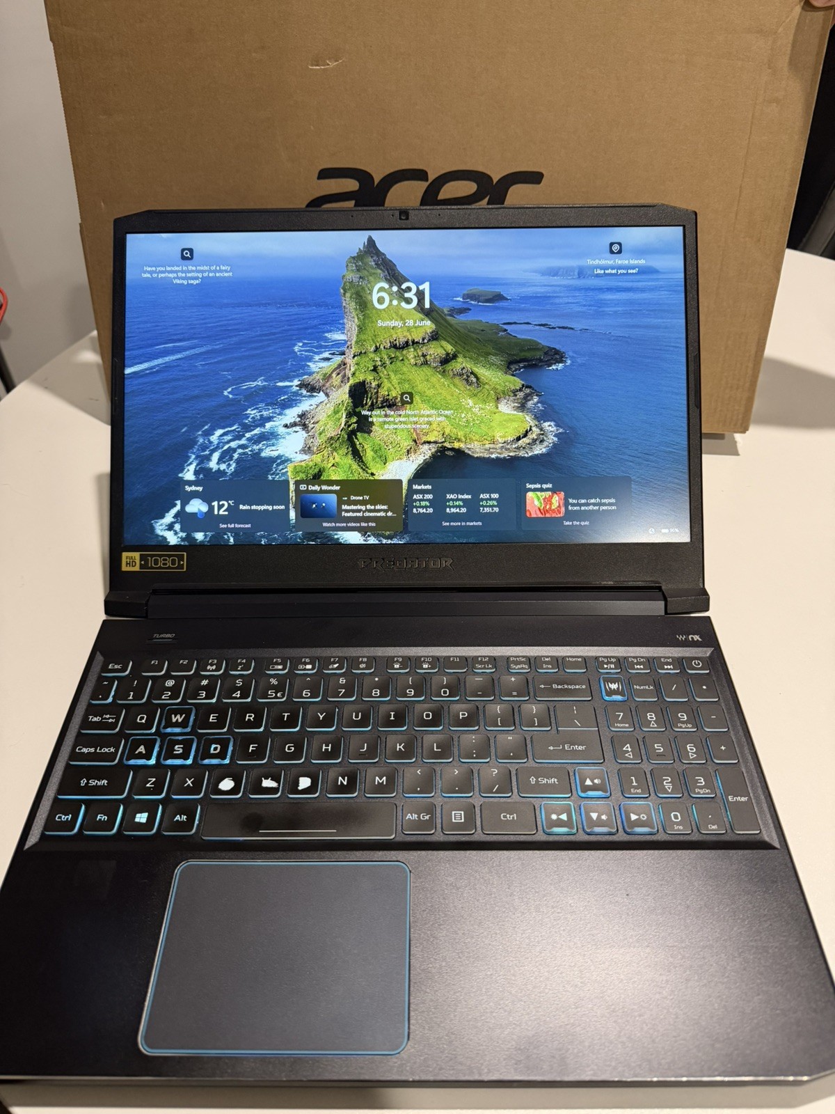 Acer Predator Helios PH315-52, Intel i7, RTX 2060 24GB RAM 256GB SSD + 512G HDD