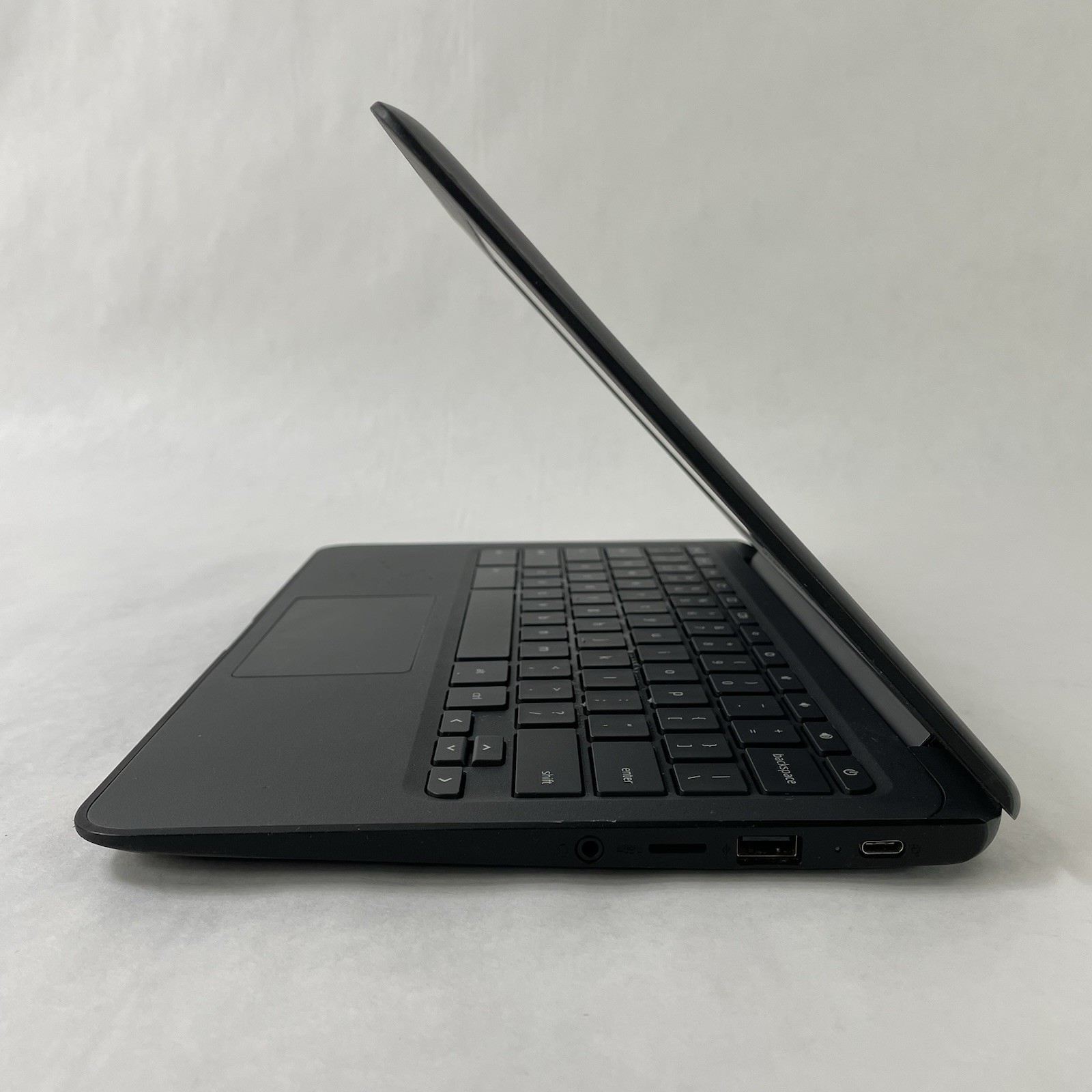 HP ChromeBook 11A G6 11.6″ AMD A4-9120C 1.10 GHz 4 GB RAM 16 GB HDD No AC