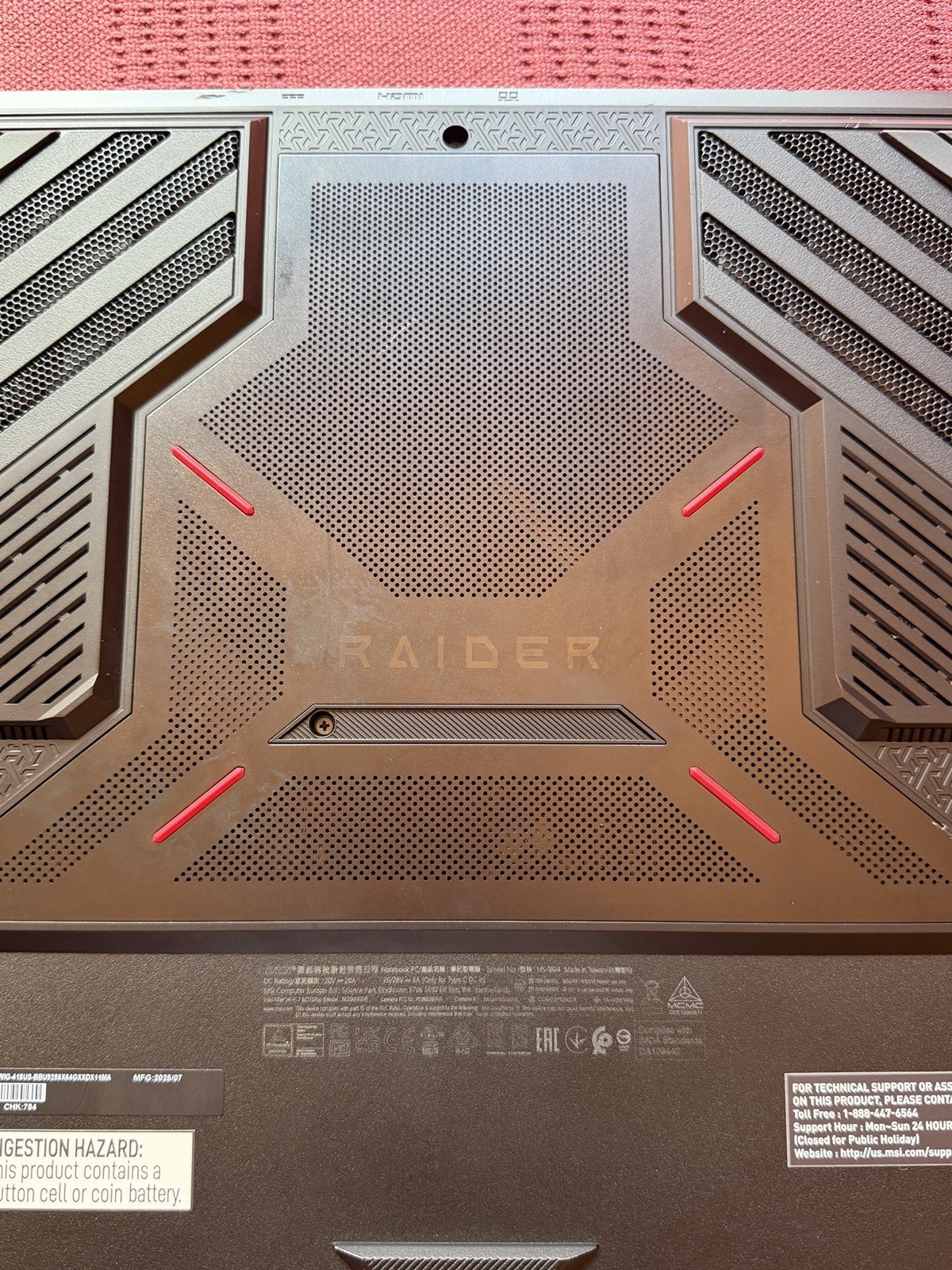 MSI Raider 18” HX AI A2XW Gaming Laptop Ultra 9 64GB RAM 2TB SSD *Minor Dent*