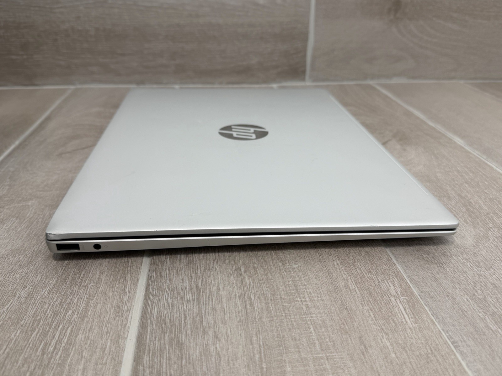 HP OmniBook 5 16-AF1017WM 16″ Touch Laptop Core Ultra 7 255U 16GB RAM 512GB SSD