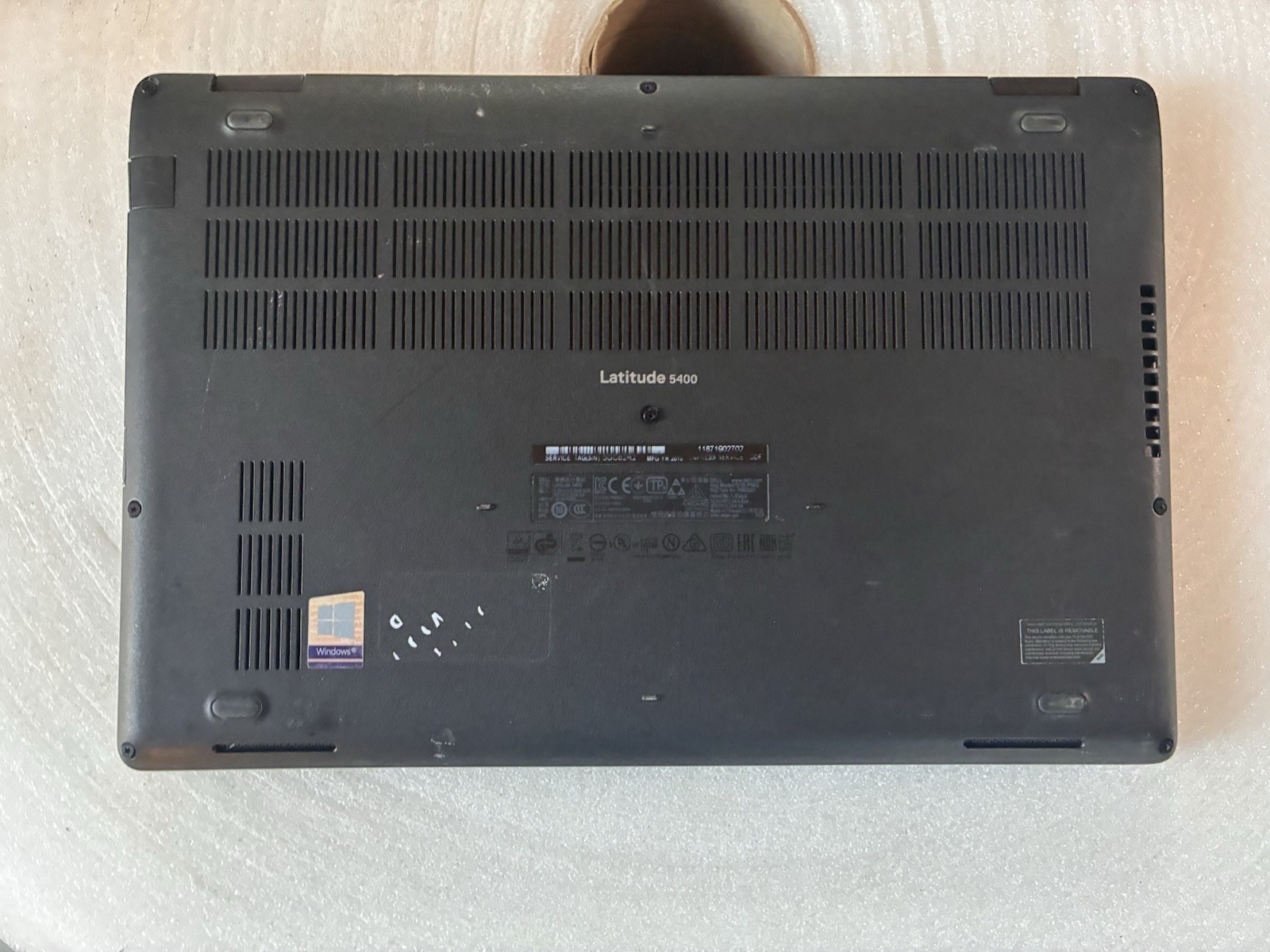 Dell Latitude 5400 i5-8250U 1.60 GHz NO RAM No SSD No Adapter