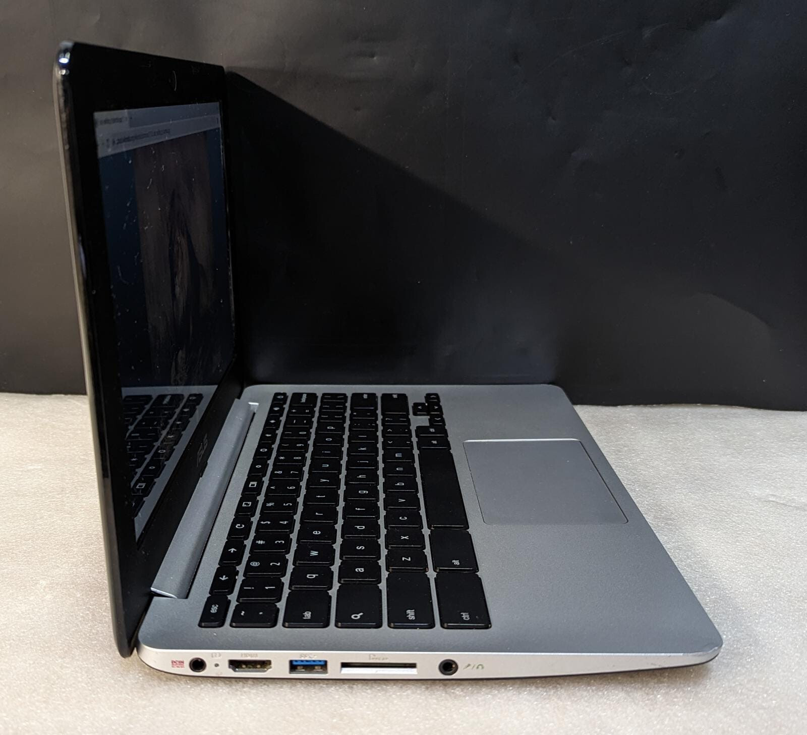Asus C200M 11.6″ Chromebook Intel Celeron N2830 2.16GHz 2GB RAM 16GB Wi-Fi
