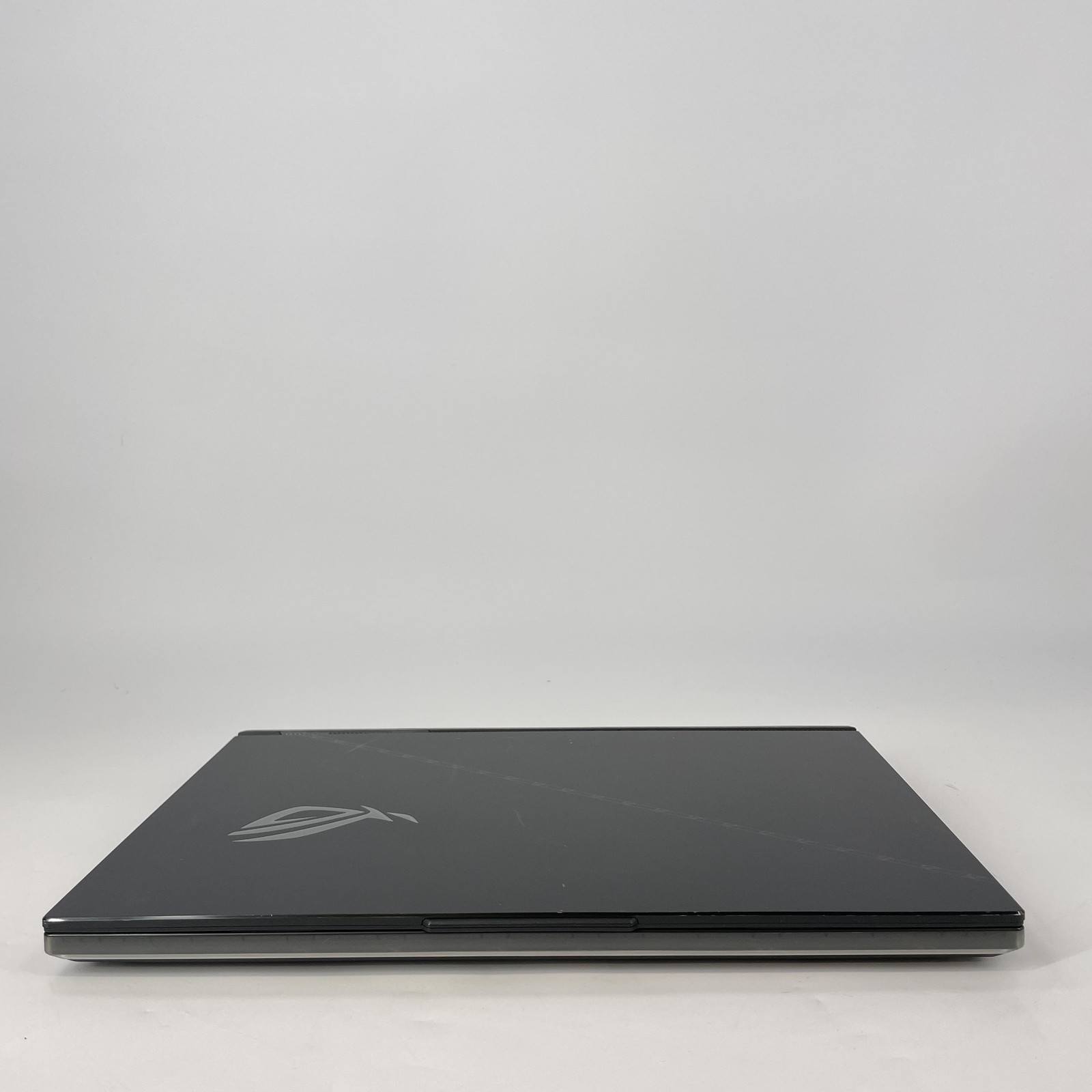Asus ROG Strix Scar 18 G834 240Hz QHD+ 2.2 GHz i9-13980HX 32GB 2TB SSD RTX 4090