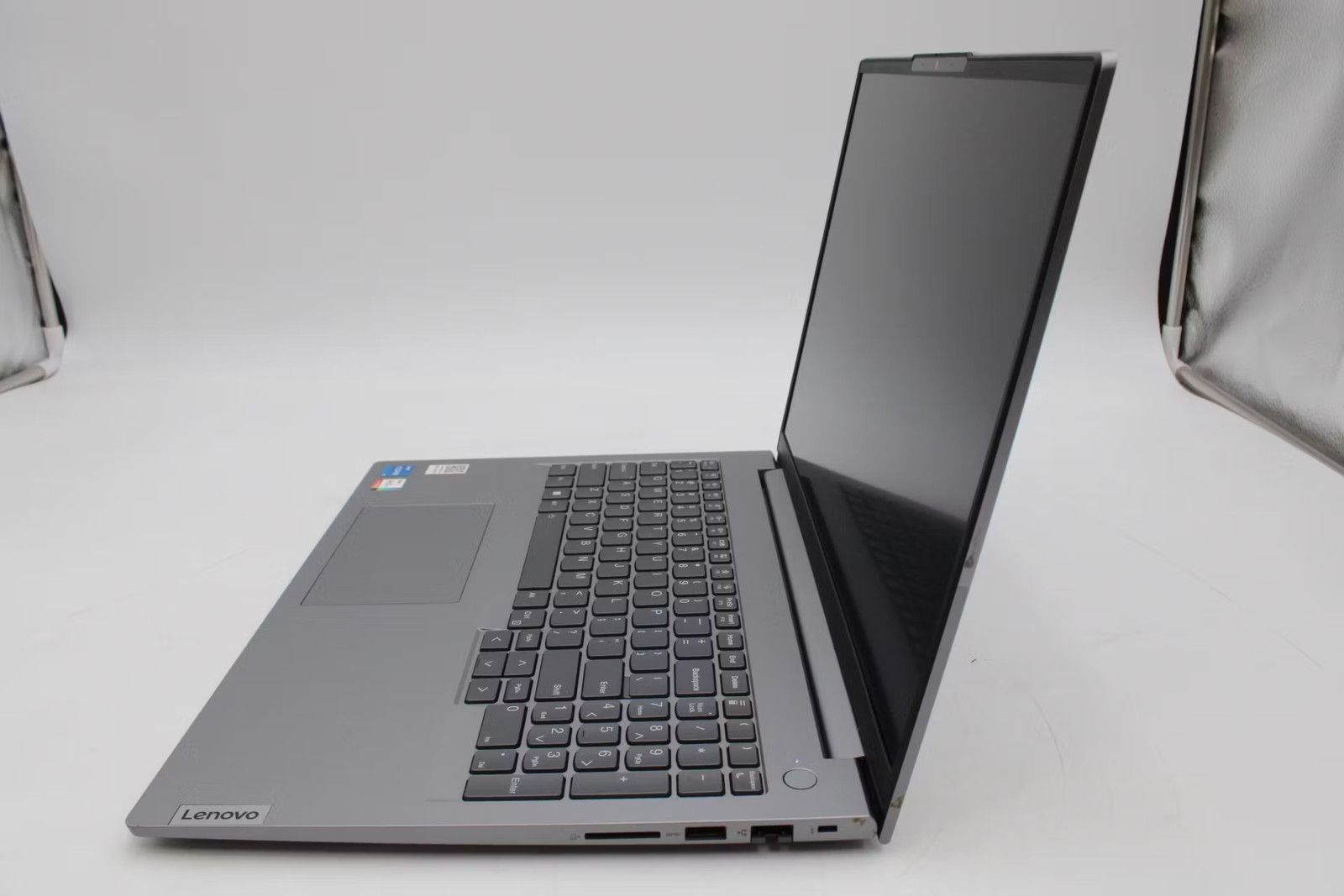 Lenovo ThinkBook 16 G6 IRL 16″ i5-1335U, 256GB NVMe, 16GB RAM
