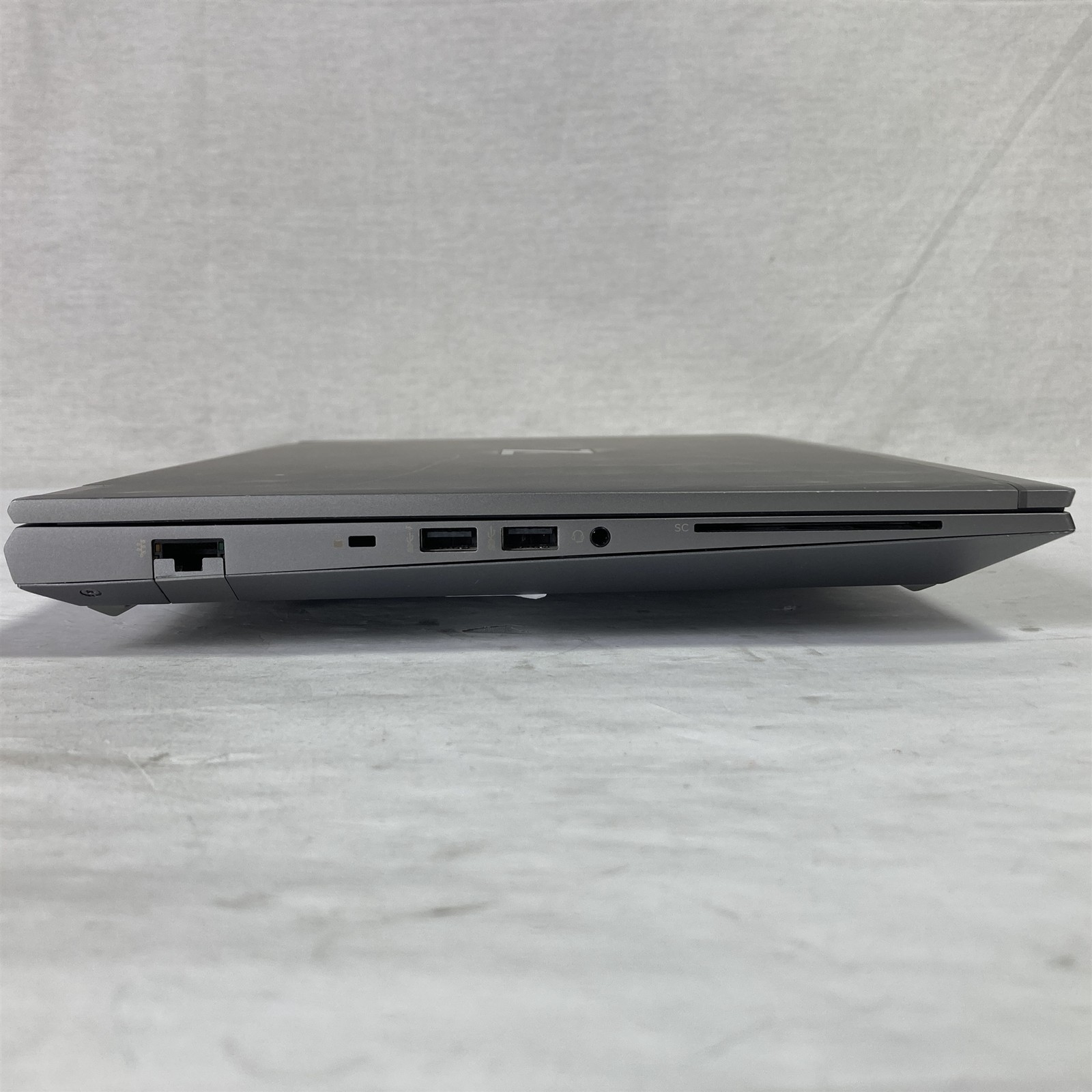 HP ZBook Fury 15 G8 15.6″ Core i9-11950H 2.6GHz – 32GB – 1TB NVMe SSD – Win 11