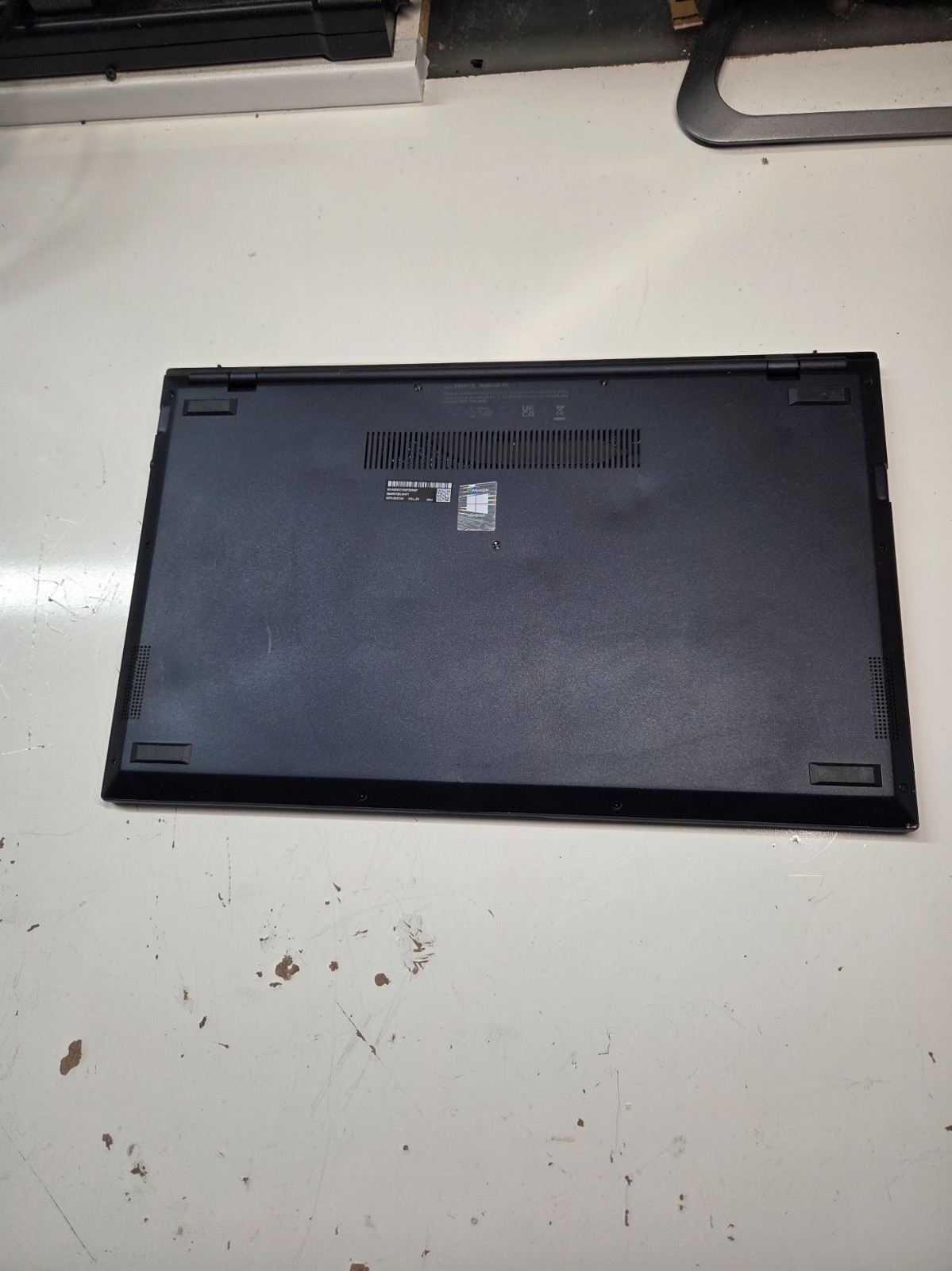 Asus ExpertBook 14″ B9450CE i7-1165G7 SSD-512GB RAM-32GB Laptop. ( only 2.2lb )