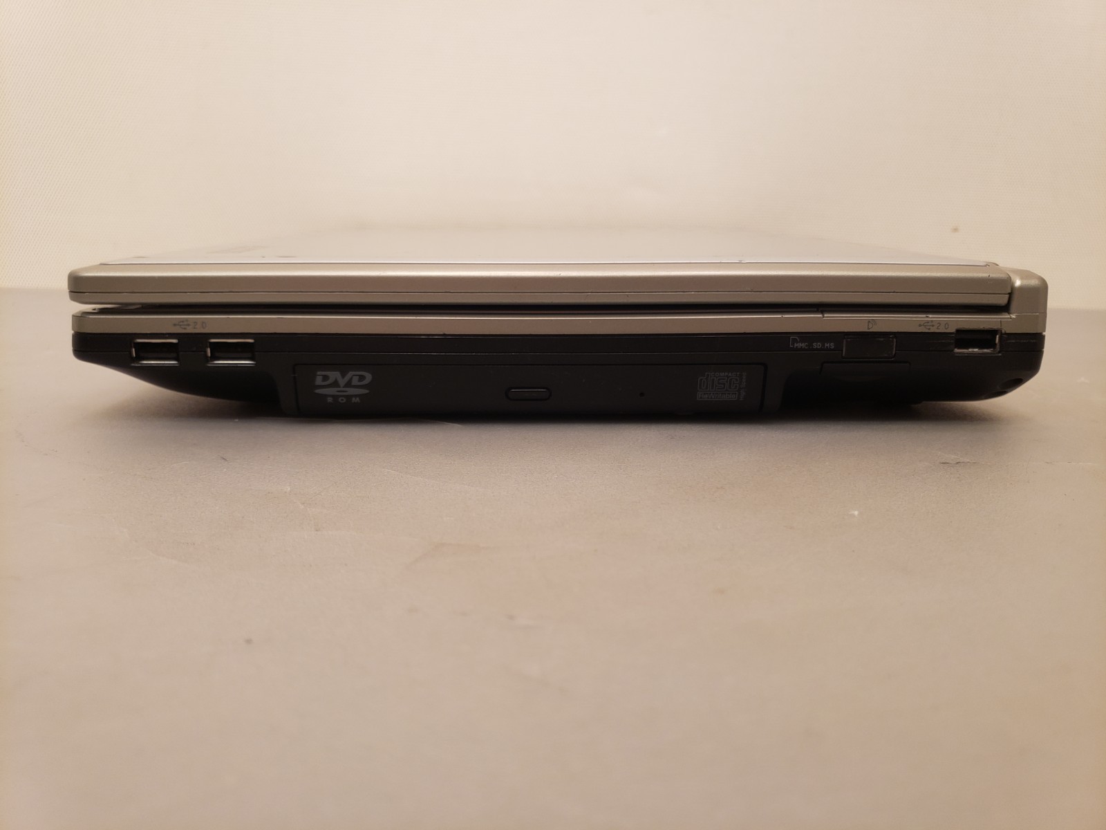Vintage Asus Spartan A2500H Pentium 4, 2.66 15″ Notebook Laptop 512MB 30GB WinXP