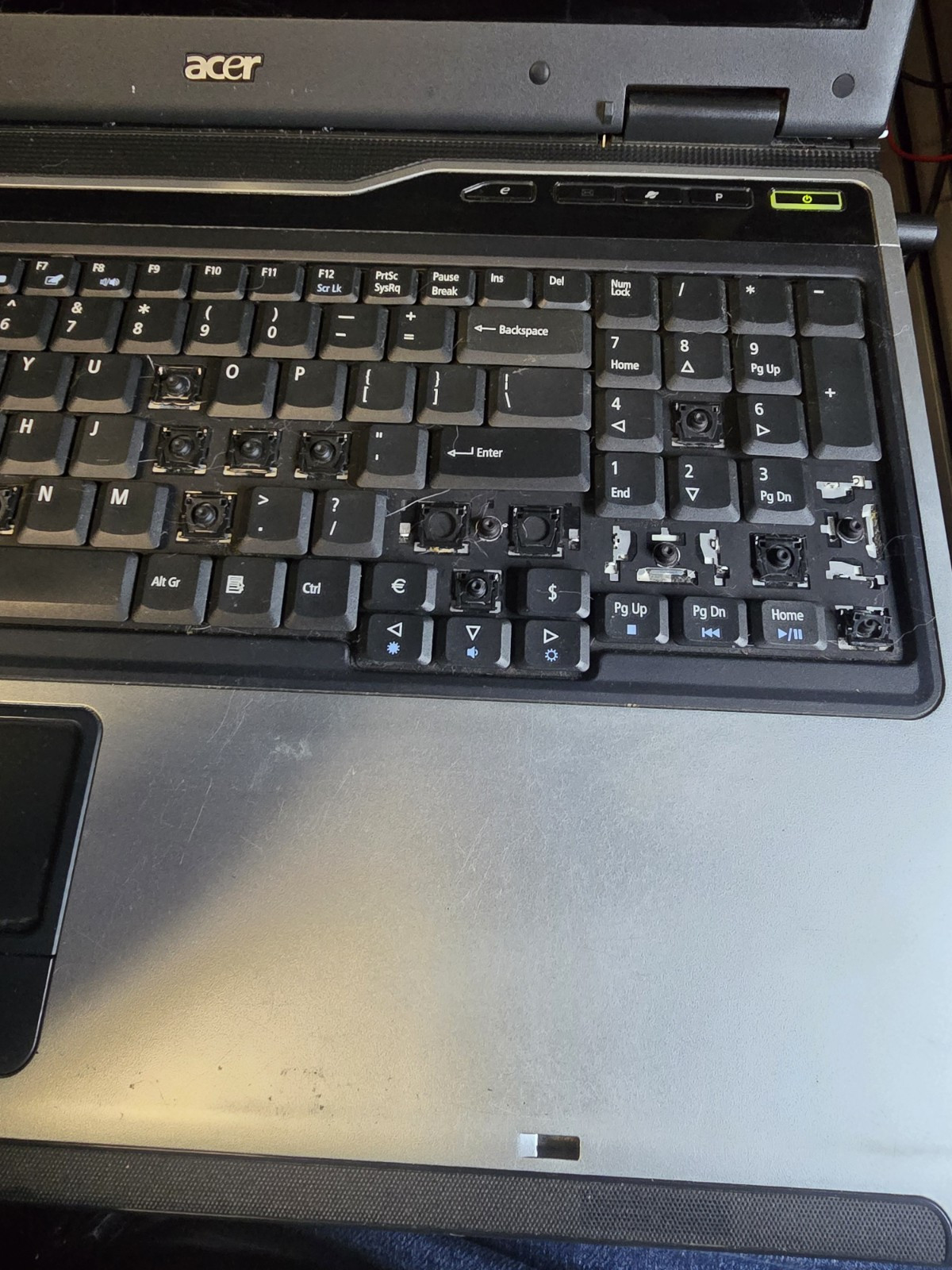 FOR PARTS 17″ Acer Aspire 9410 With Charger