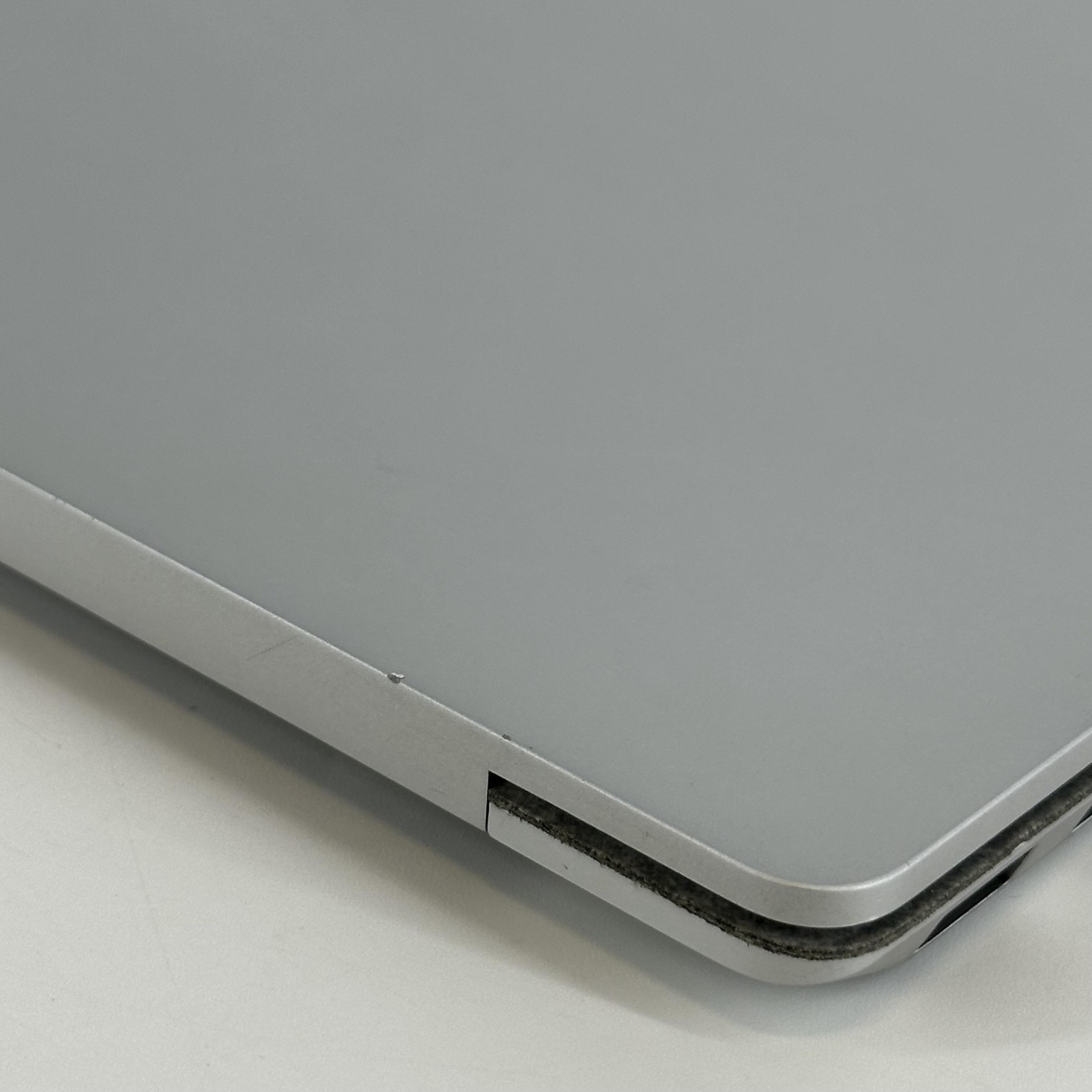 Microsoft Surface Laptop 2 13 2K TOUCH i7-8650U 1.90GHz 16GB 512GB SSD Very Good