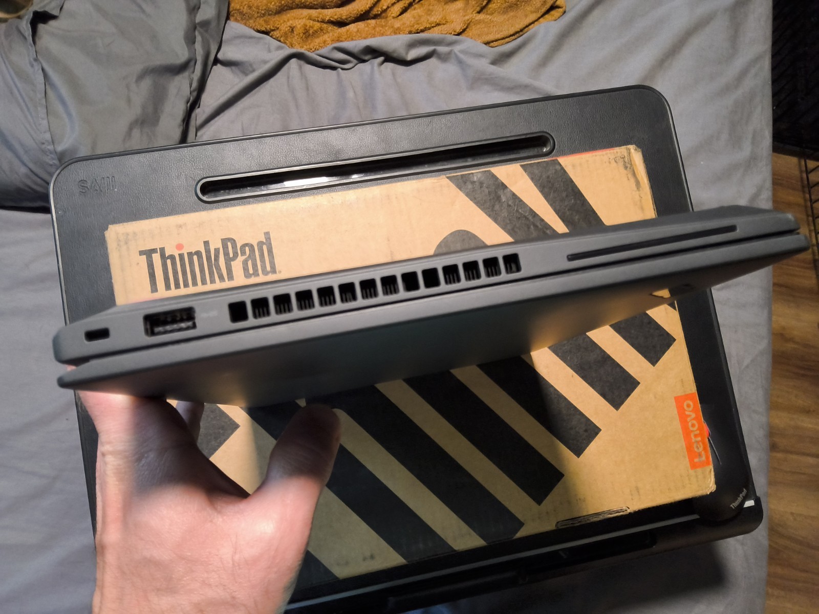 Lenovo ThinkPad T14 Gen 3 14″ 512 GB SSD 16 GB RAM Ryzen 5 Pro 6650U (+ mouse)