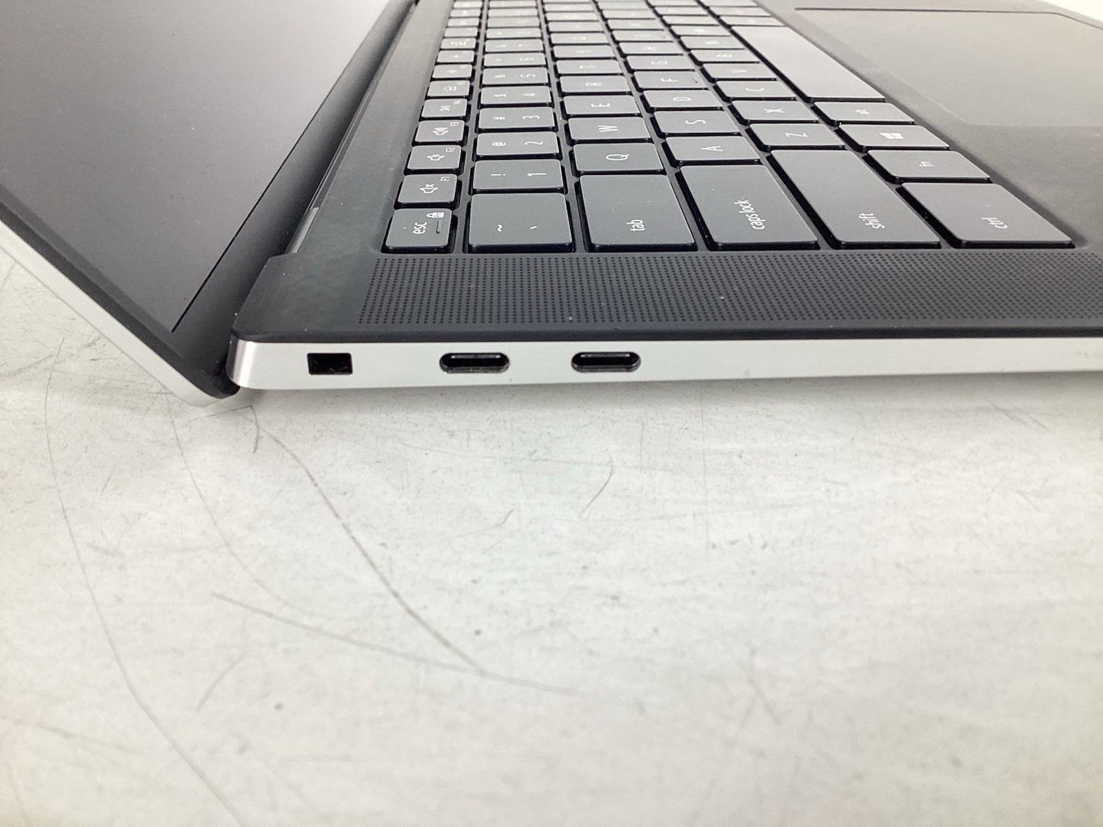 Dell XPS 15 9500 15″ (i5-10300H 2.50GHz 16GB RAM, No SSD/OS) No AC