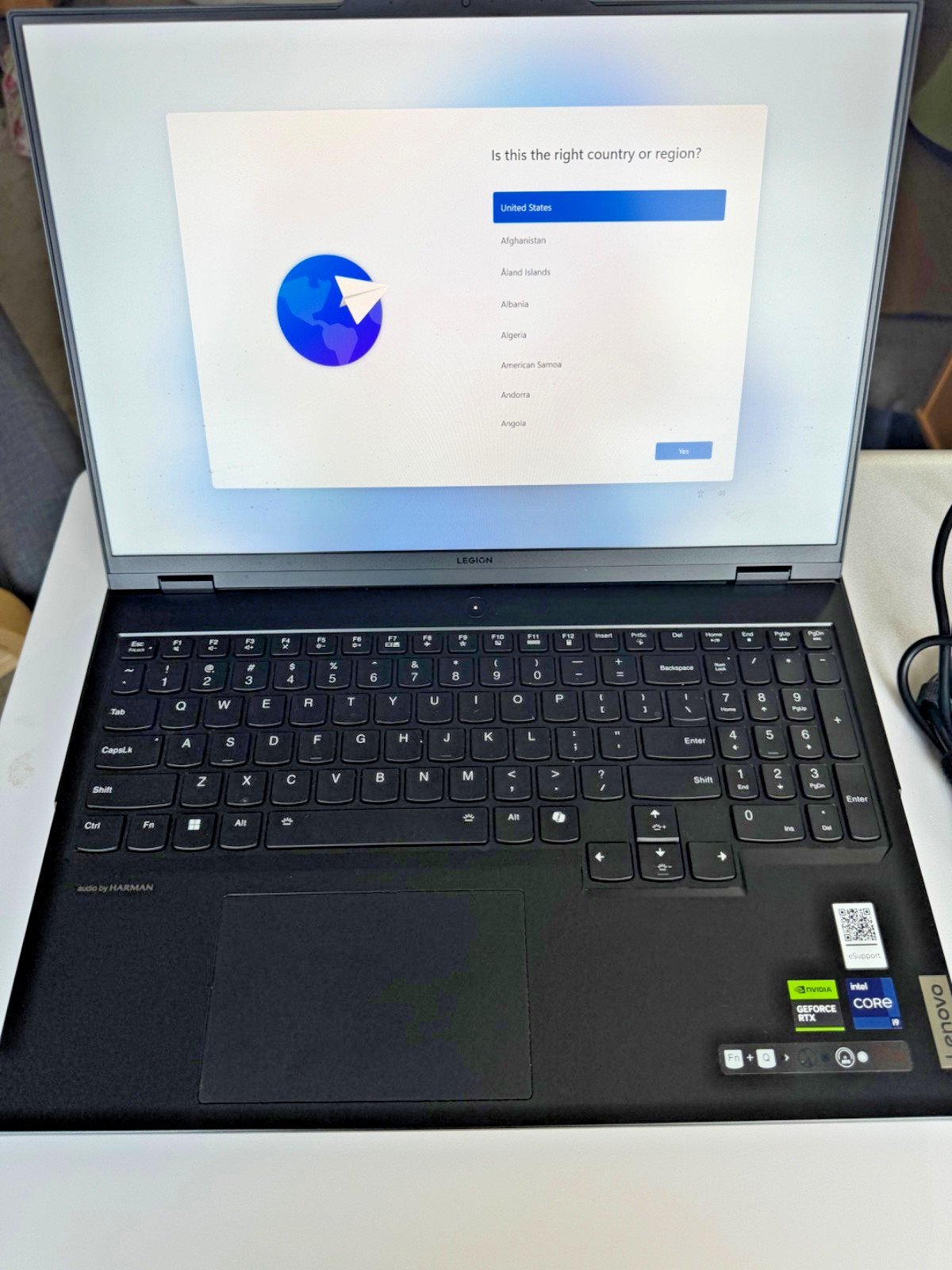 Lenovo Legion Pro 7i 16″ Nvidia RTX 4080 Intel i9-14900HX QHD+ 240hz 32GB 1TB