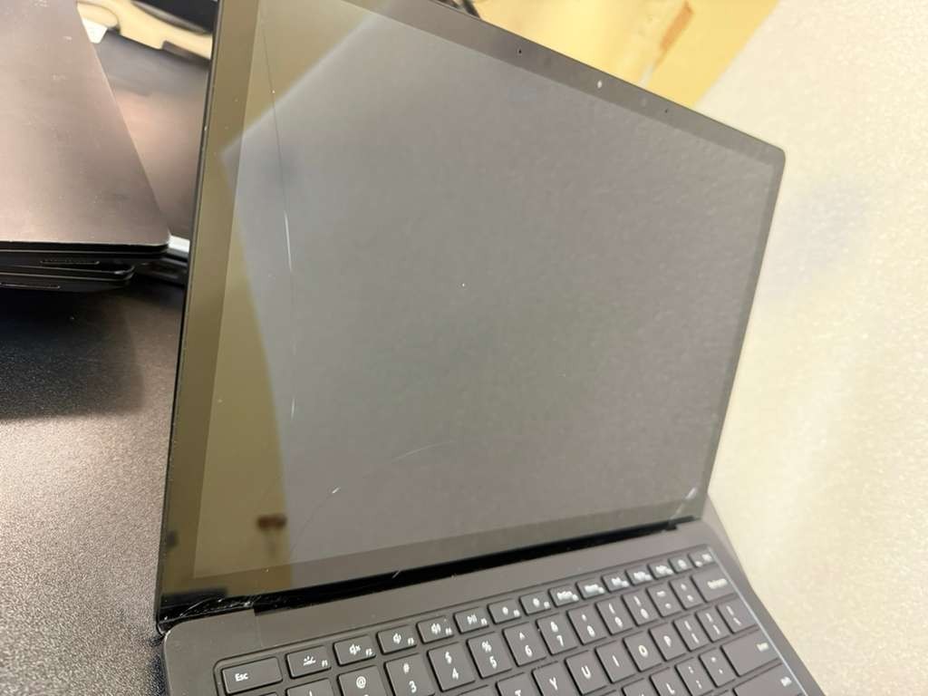 Microsoft Surface Laptop 3 i5 8GB Black BROKEN LCD/No SSD