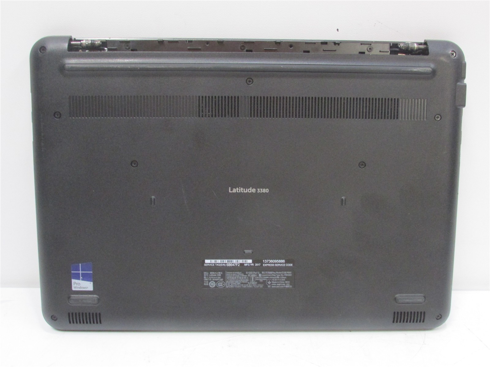 Dell Latitude 3380 i3-6006U 2.0GHz 4GB RAM 500GB HDD 13.3″ Win 10 Pro COSM DMG
