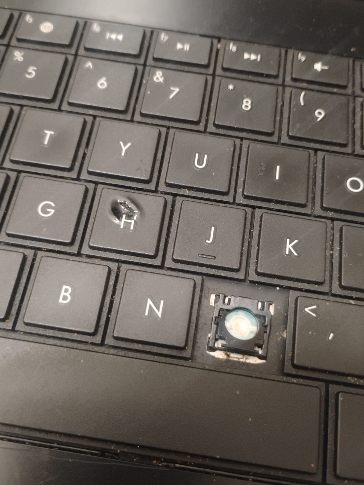 Asus VivoBook Model F513E &HP TPN-I106 Laptops. For Parts/Gold Recovery.