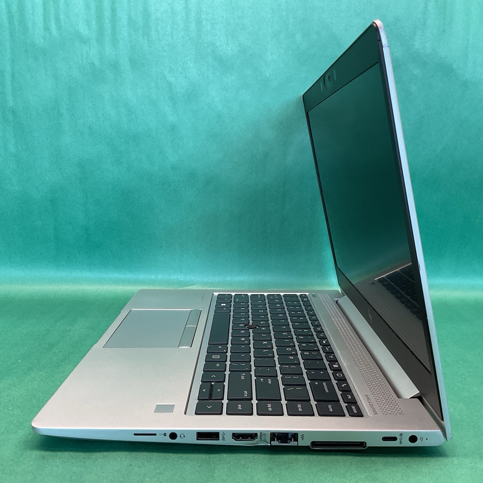 HP Elitebook 745 G5 AMD Ryzen 7 Pro 2700U – Powers On – NO HARD DRIVE- Untested