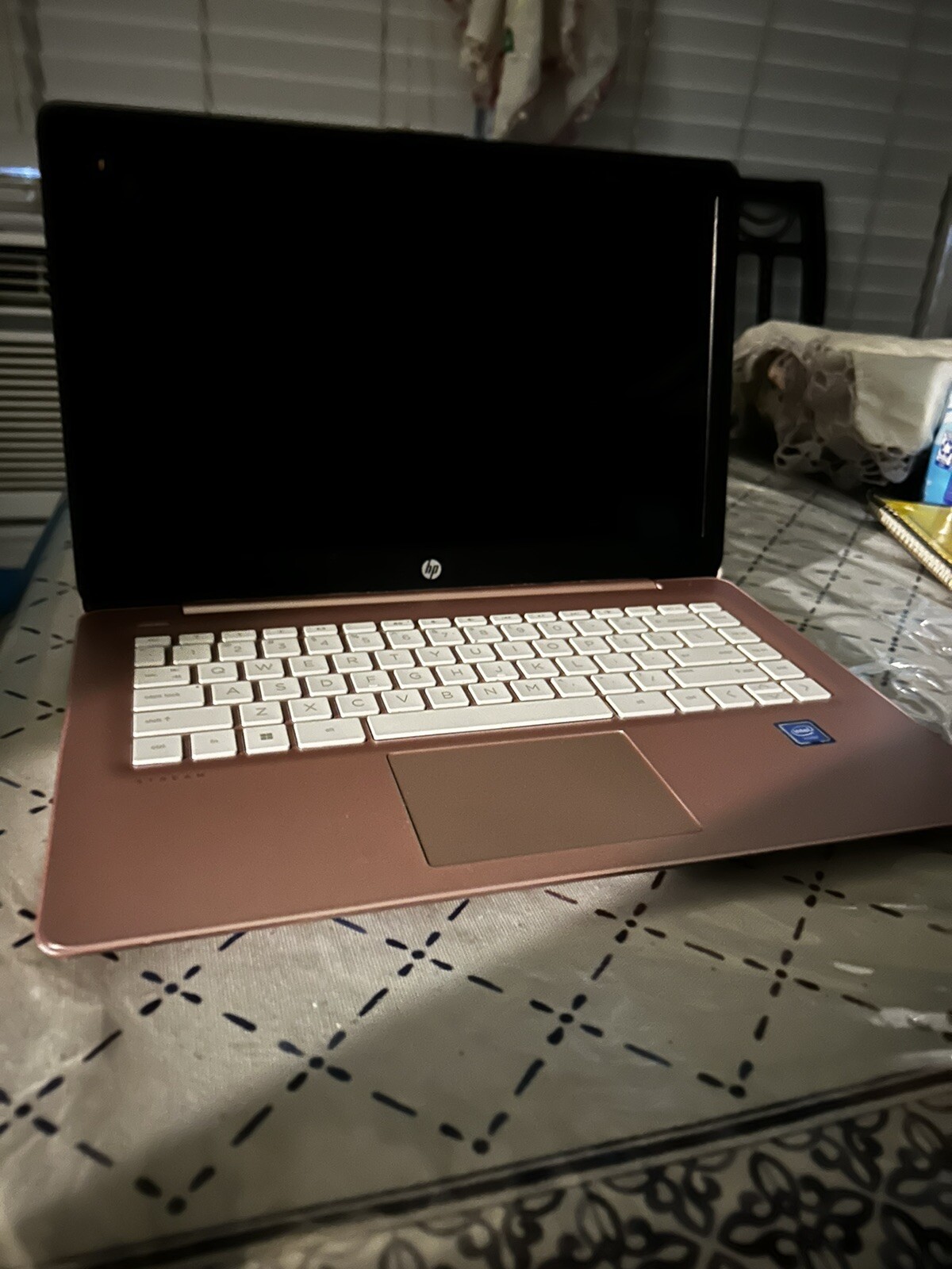 HP 14-CB172WM Stream 14″ (64GB SSD, Intel Celeron N4000, 1.10GHz, 4GB RAM, Intel