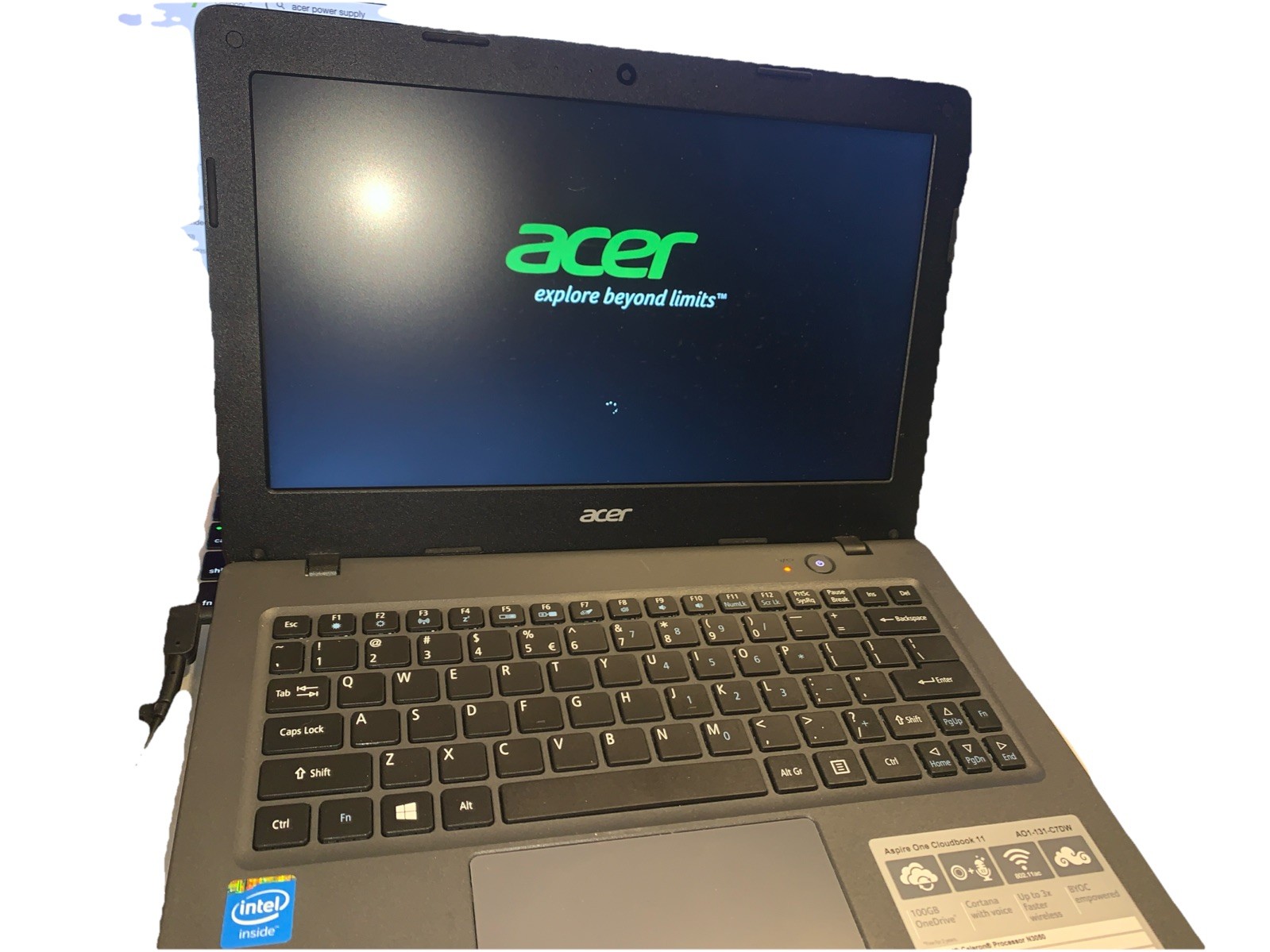 Acer Aspire One Cloudbook 11 11.6″ Intel Celeron Windows 10 with protective case