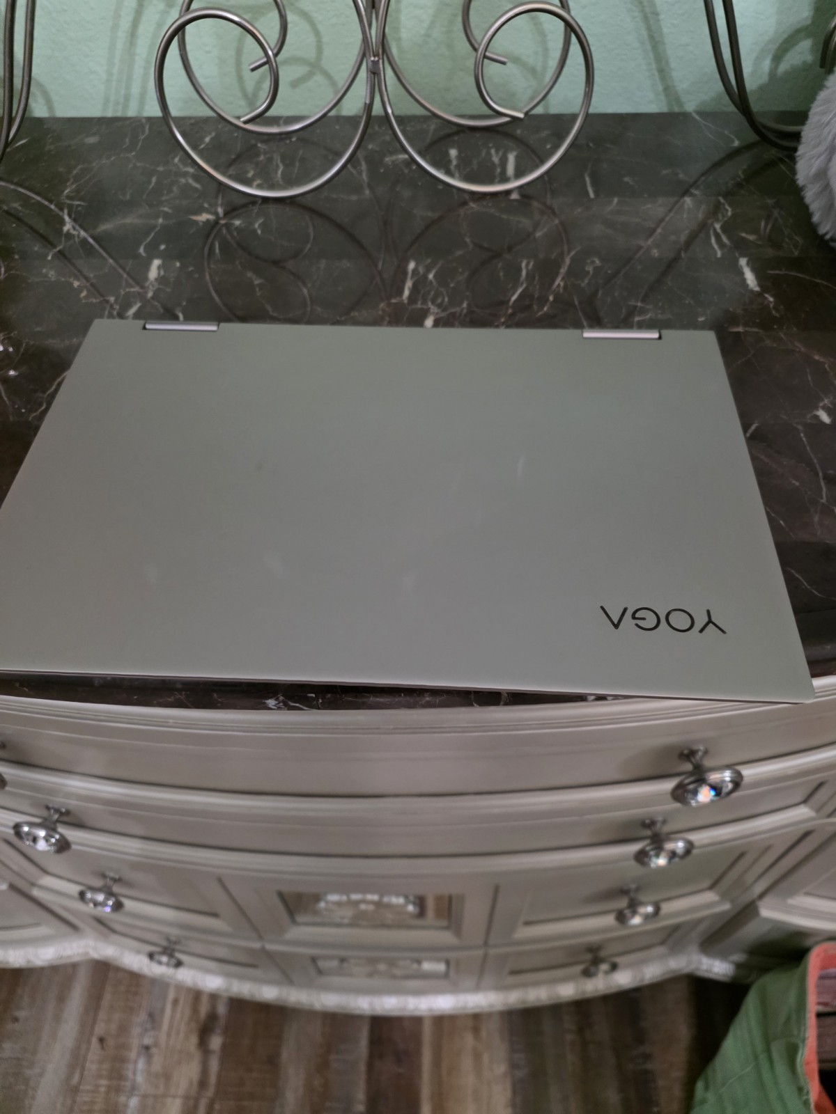 Lenovo Yoga C7400 14″ 256 GB SSD Intel Core i5 1.6 GHz 8 GB RAM Touch-Screen…